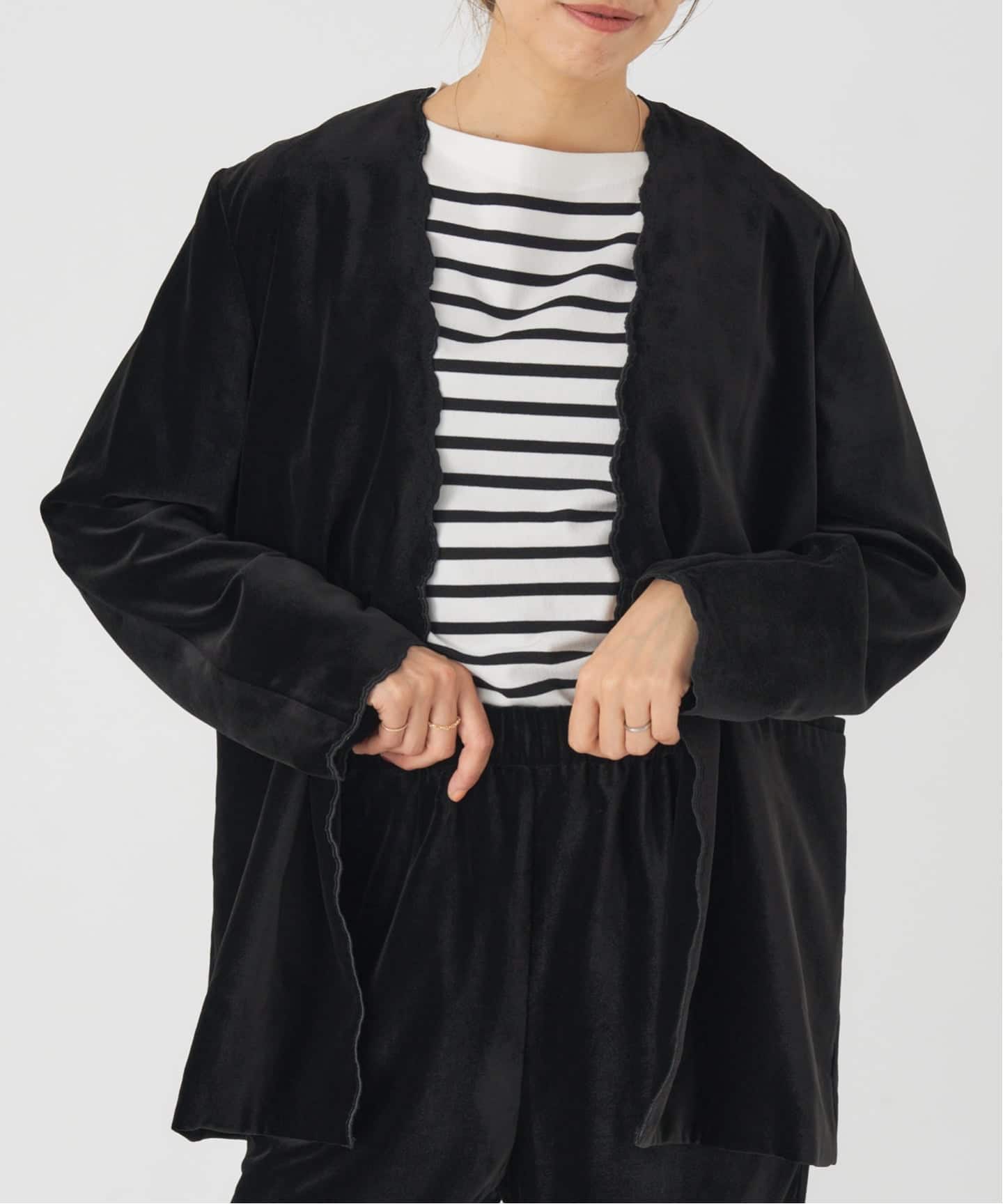 スカラップドベルベットジャケット（ノーカラージャケット