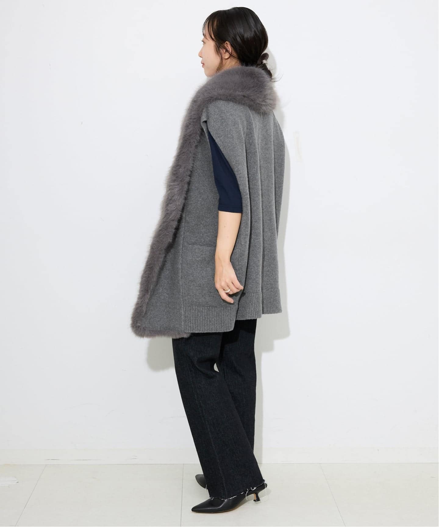 SLOBE IENA ECOPELボア ダウンベスト 黒 美品 SLOBE IENA ECOPEL ボアショートベスト 黒 2023AW - メルカリ