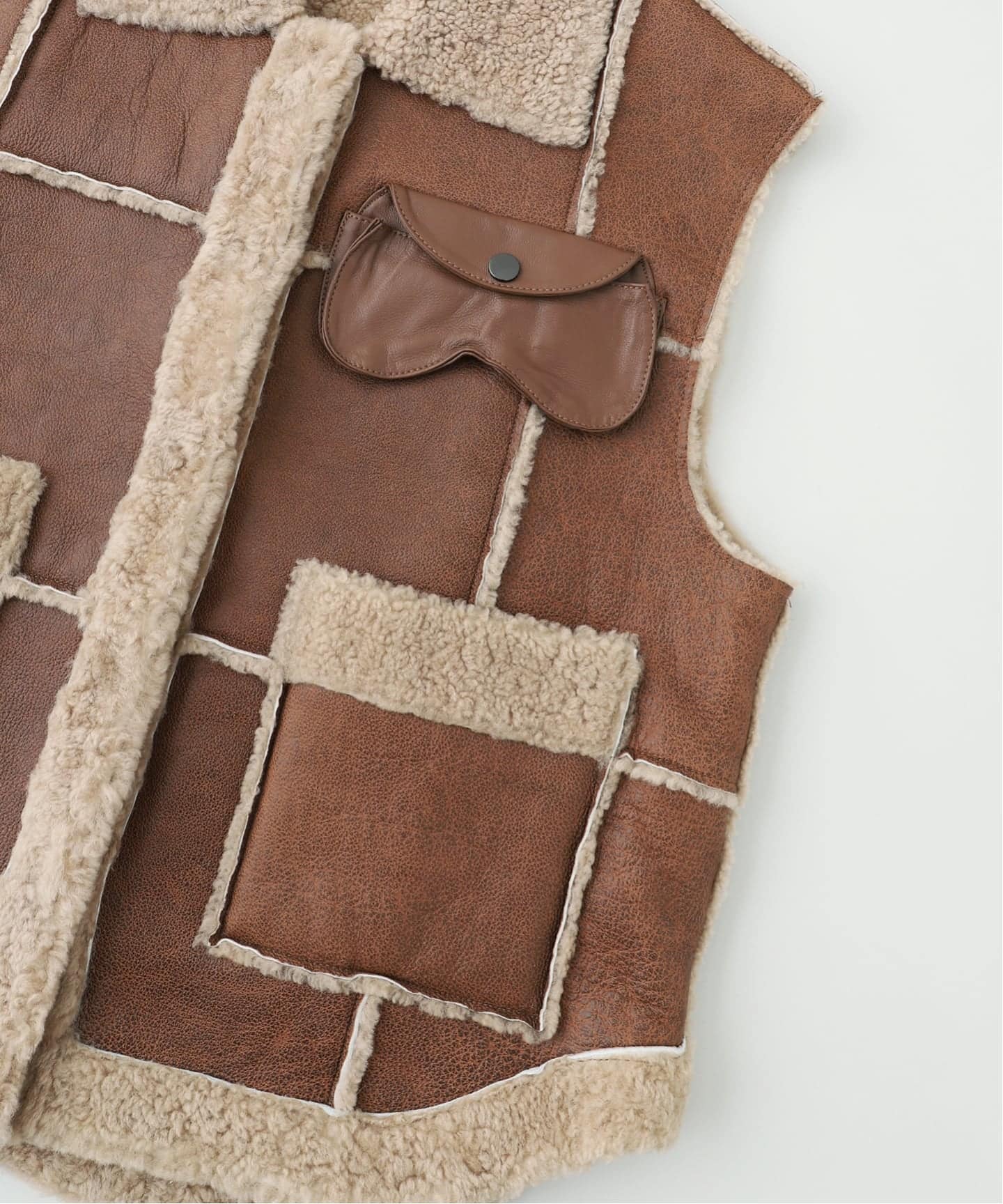 EREVAN/エレヴァン】 VESTE FUJI：ムートンベスト（ベスト）｜L