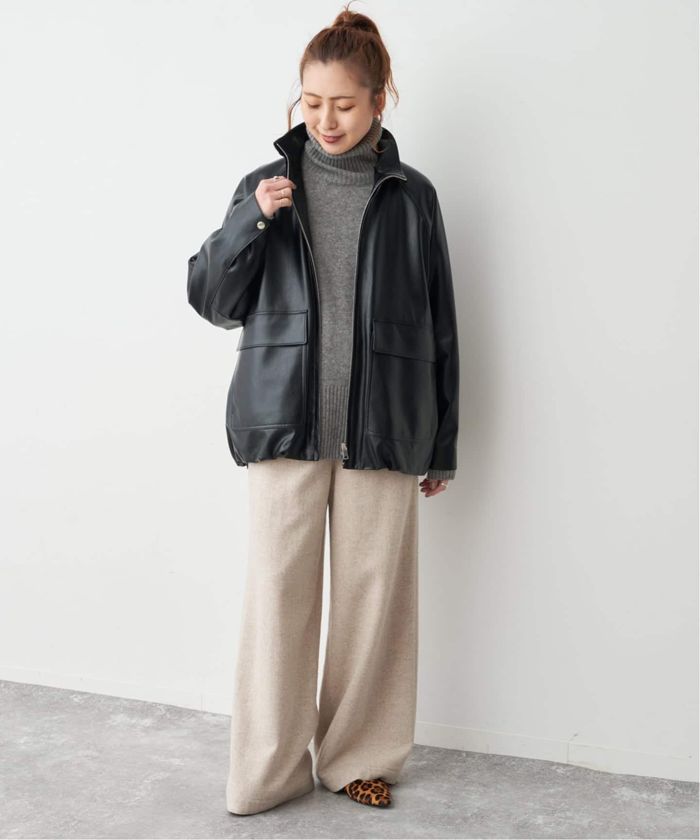 フェイクレザースタンドカラーブルゾン（レザージャケット）｜Spick