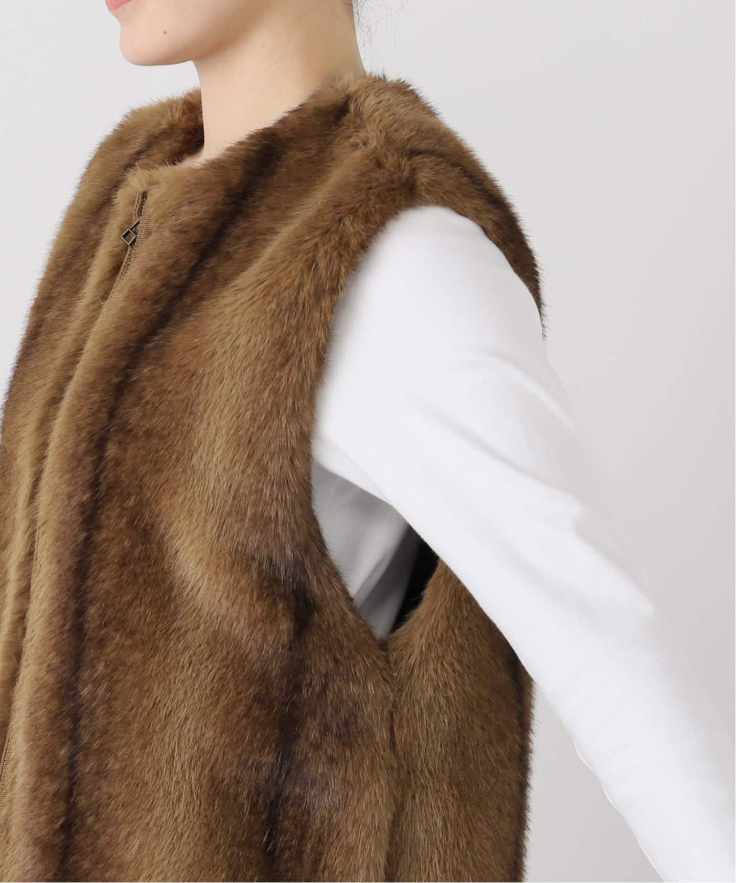 FRAMeWORK フェイクファーベスト ベージュ フェイクファーベスト（ベスト）｜FRAMeWORK（フレームワーク）の通販