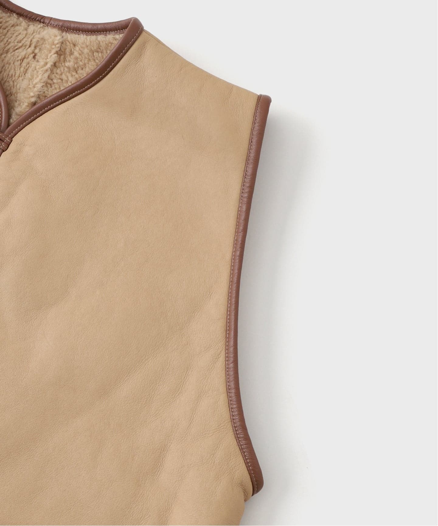 CAWLEY (コーリー) TAN LEATHER BACK CURLY RIVER VEST（ベスト