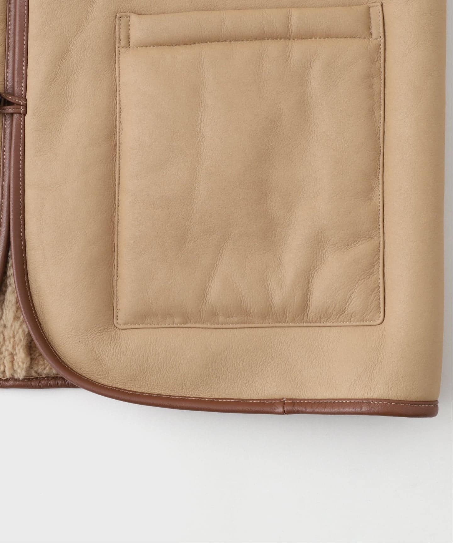 CAWLEY (コーリー) TAN LEATHER BACK CURLY RIVER VEST（ベスト