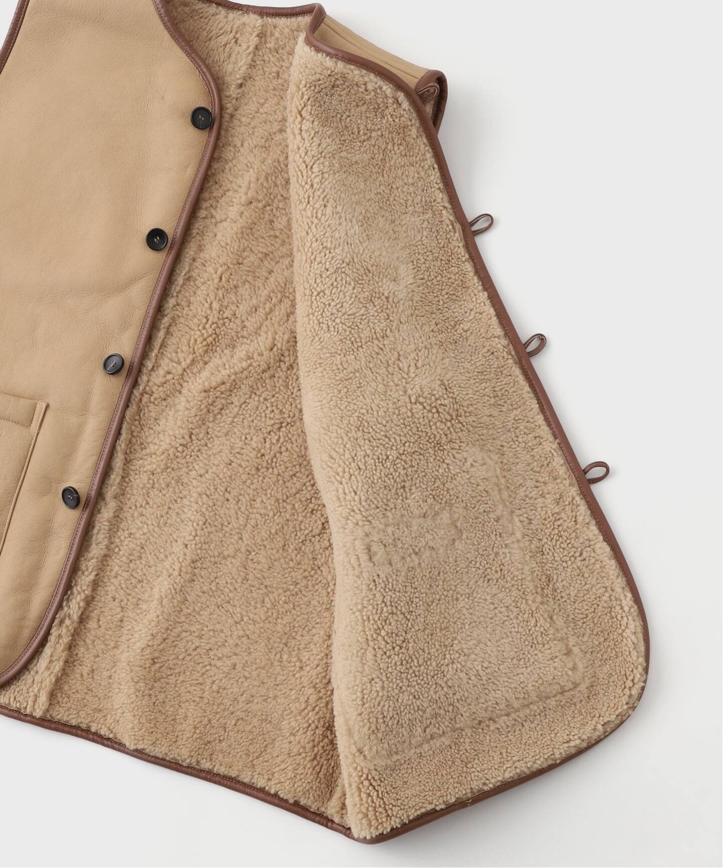 CAWLEY (コーリー) TAN LEATHER BACK CURLY RIVER VEST（ベスト