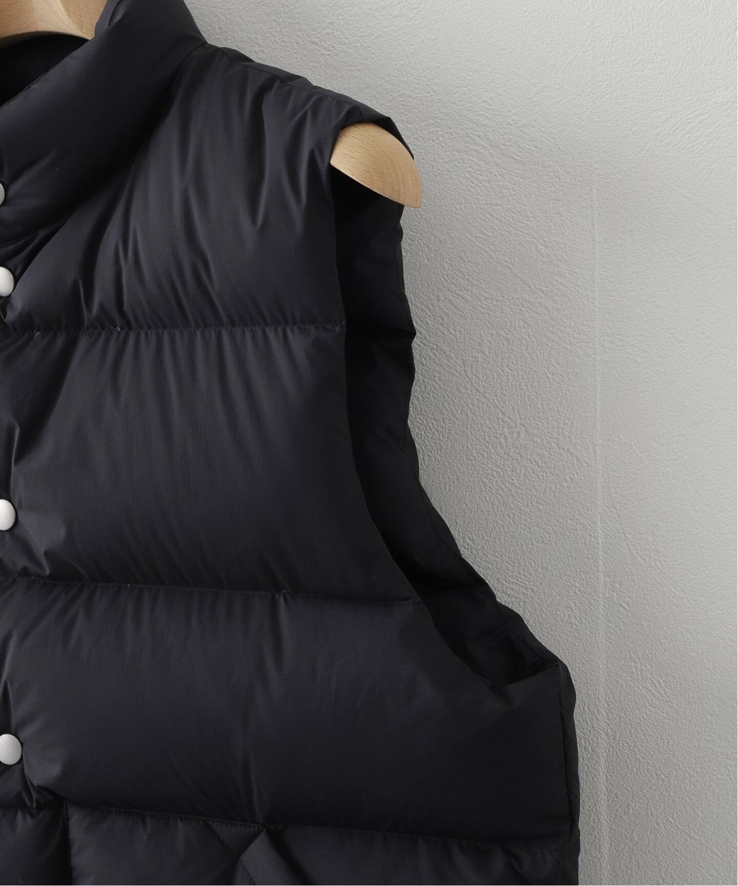 AURALEE (オーラリー) SUPER LIGHT NYLON RIPSTOP DOWN V A25AV02 NL