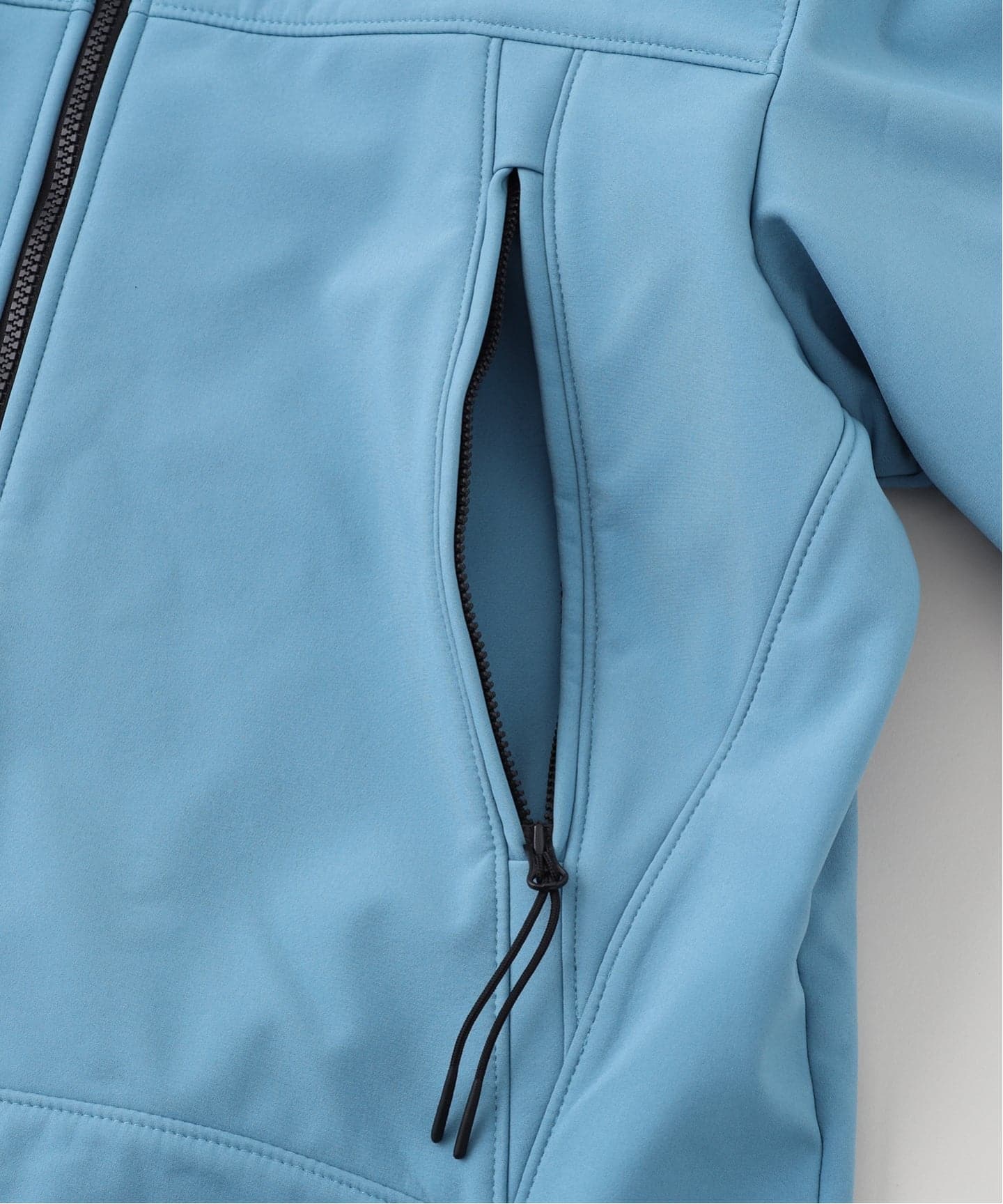 C.P. Company ナイロンジャケット 青 C.P. Company / シーピーカンパニー OW MEDIUM JKT IN CP SHELL