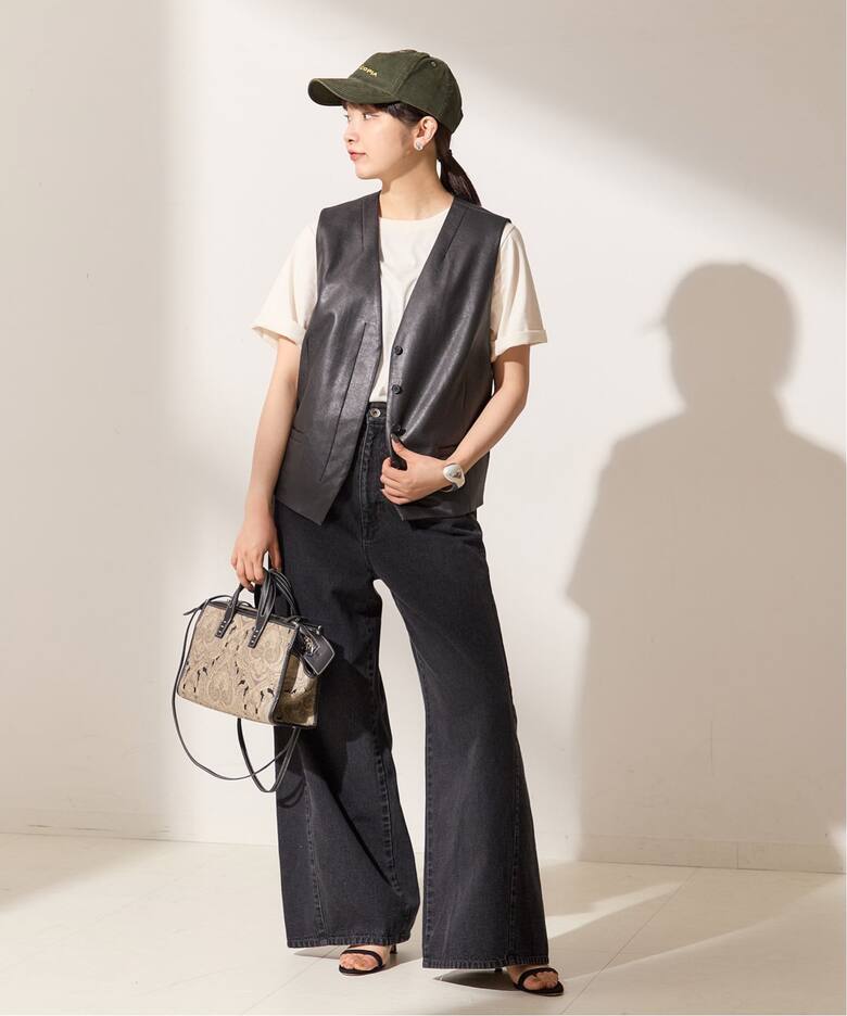 金子綾さん着用】シンセティックレザーベスト（ベスト）｜JOURNAL 