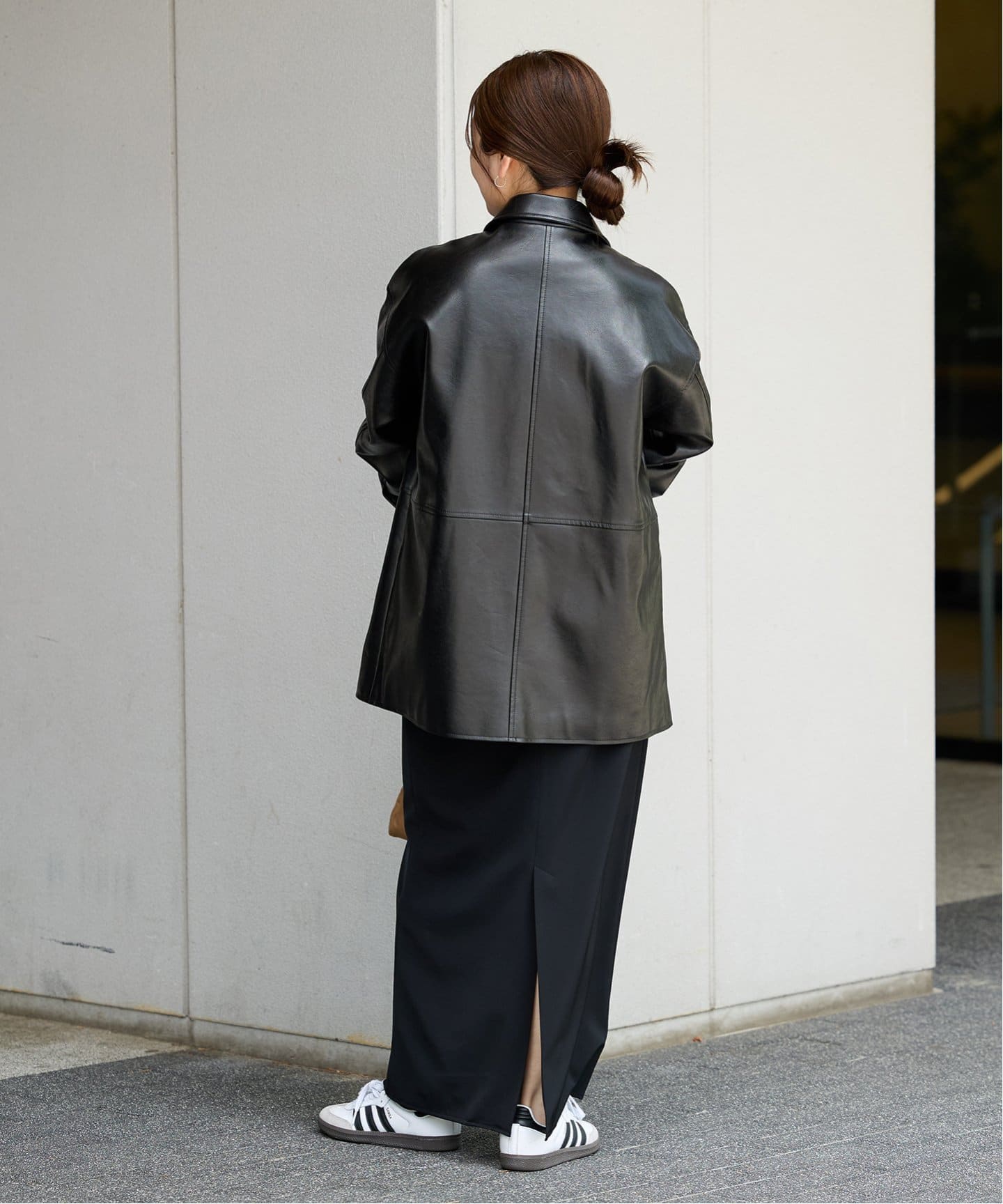 ウォッシャブルフェイクレザー襟付カバーオール ウォッシャブル フェイクレザーファー襟付カバーオール