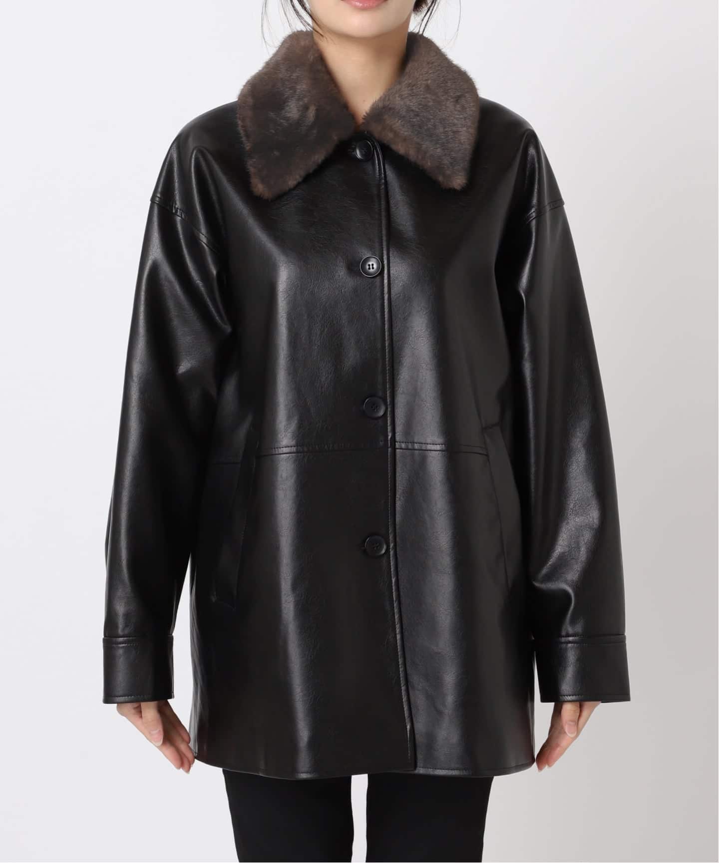 【2024AW】 ウォッシャブルフェイクレザーファー襟付カバーオール ブラウン 追加予約2》ウォッシャブルフェイクレザーファー襟付