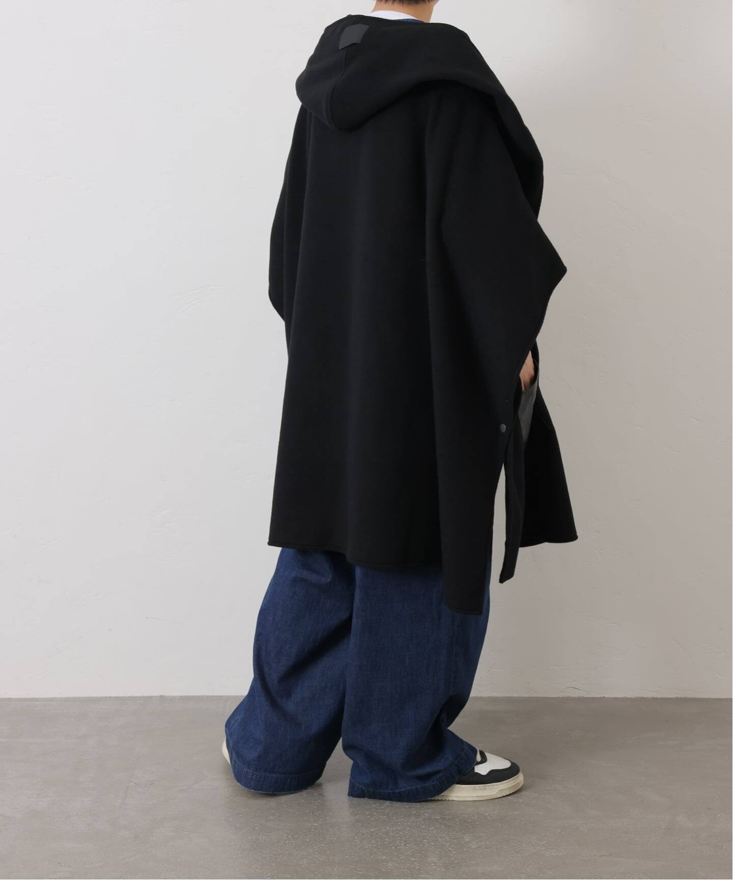 予約》【COGTHEBIGSMOKE】GITTY HOODED CAPE（ポンチョ・マント
