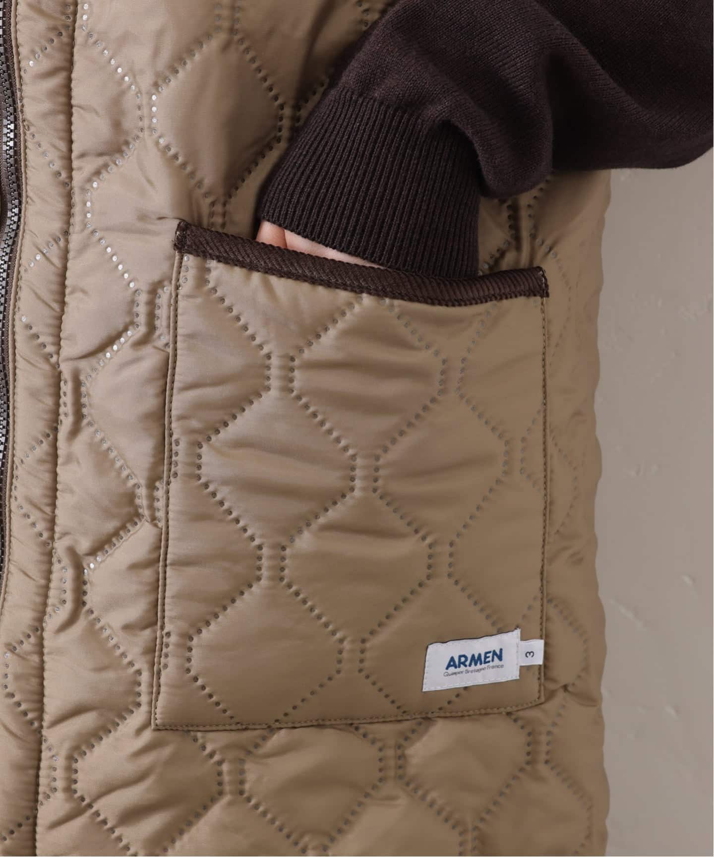 ARMEN 】 HIGH-NECK REVERSIBLE LONG VEST（中綿・キルティング