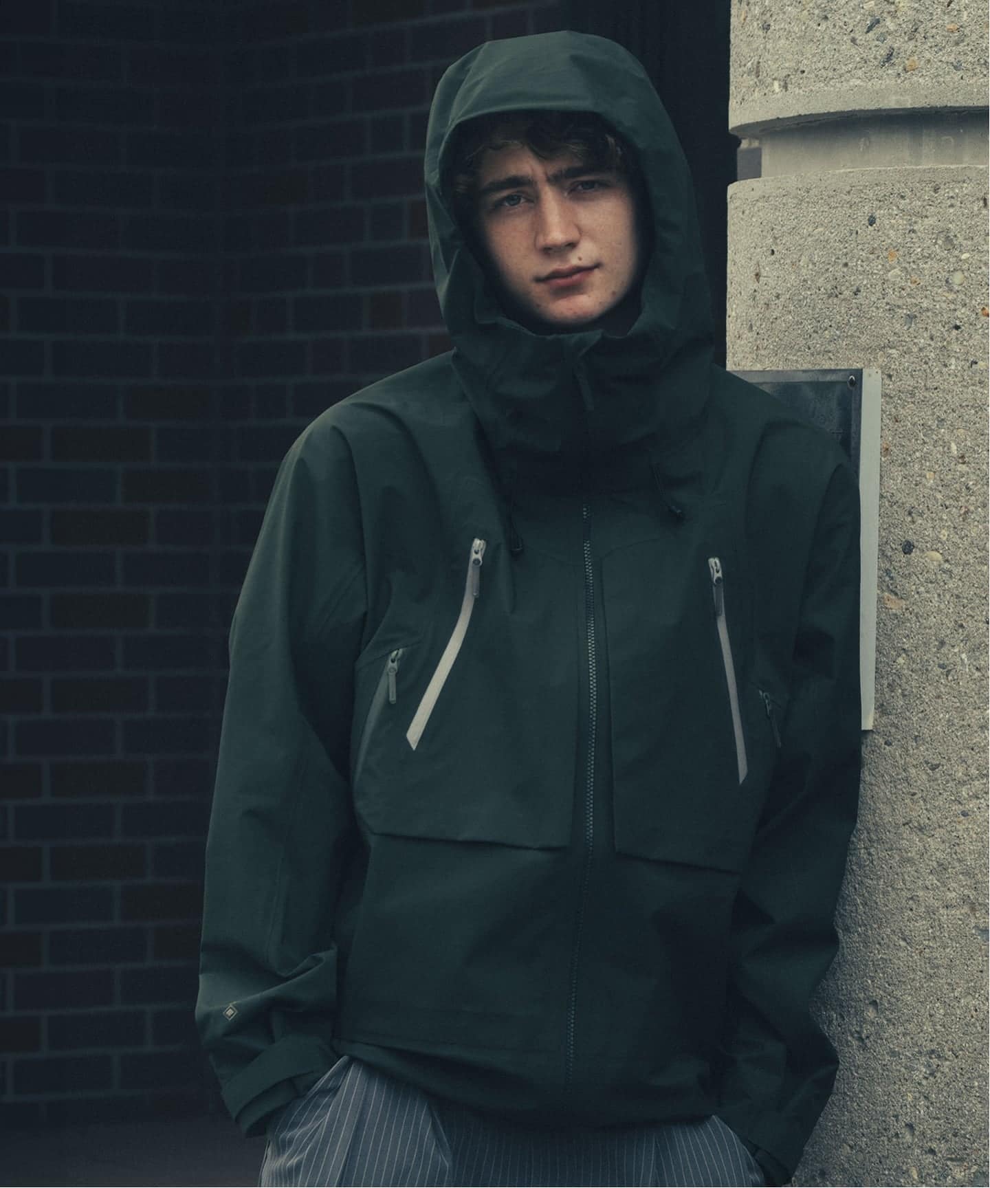 DESCENTE 【ALLTERRAIN 81】 マウンテンパー
カー DESCENTE ALLTERRAIN マウンテンパーカー ウインドブレーカー