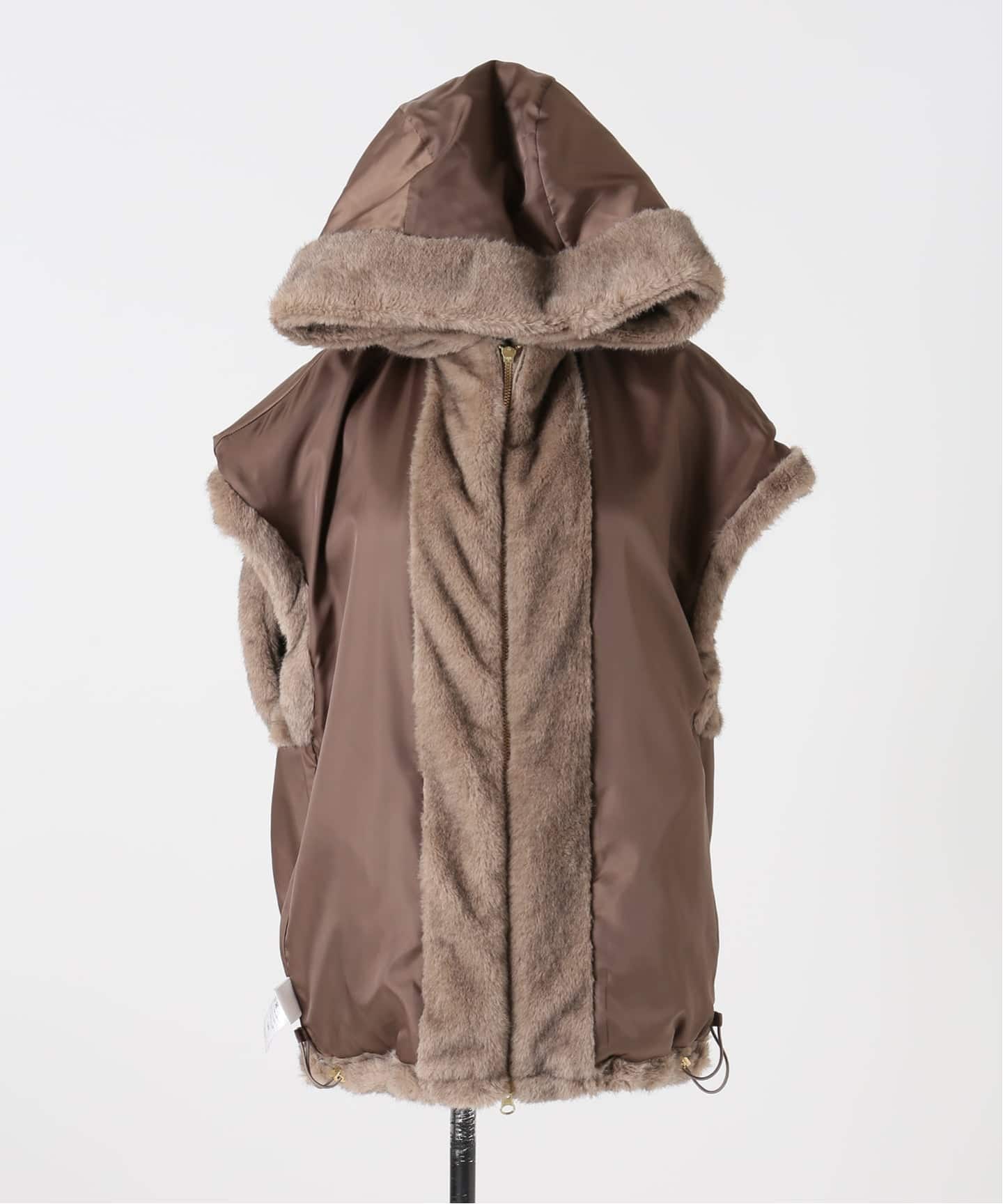 追加》【WEB限定】手洗い可 / フード付きミンク調ファーベスト（ベスト