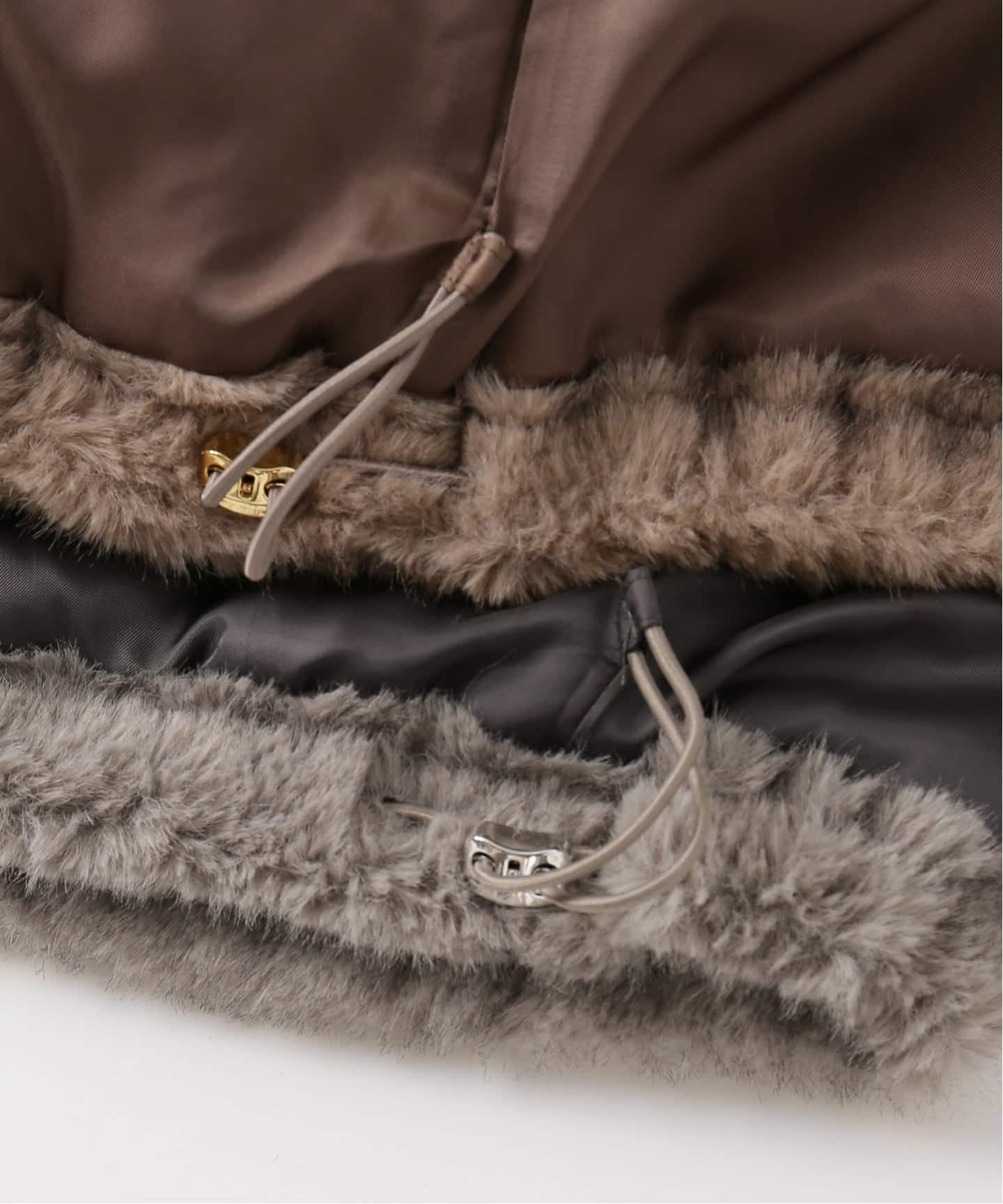 追加》【WEB＋一部店舗限定】手洗い可 / フード付きミンク調ファー