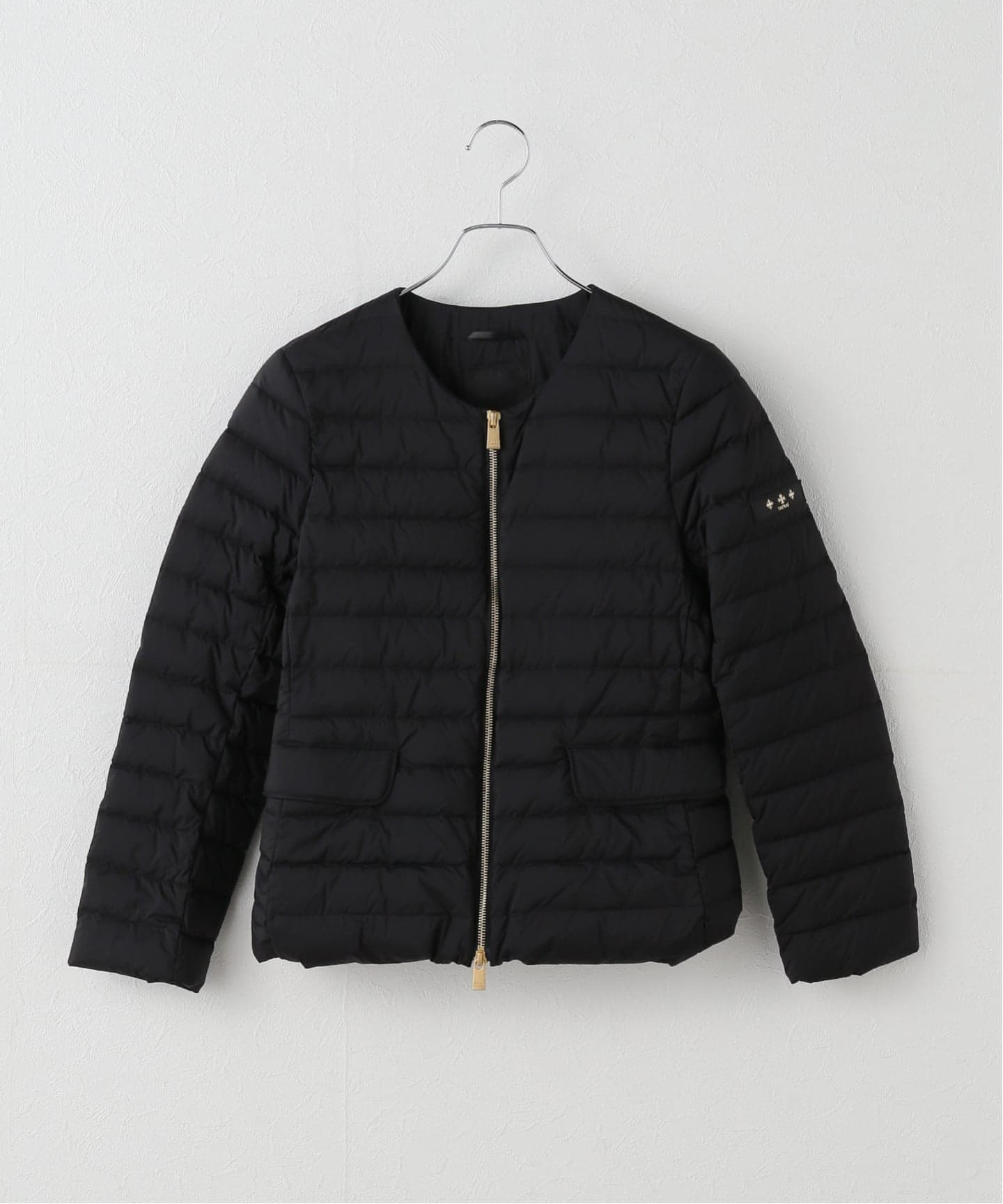 【最終SALE！】TATRAS タトラス ノーカラーダウンジャケットブラック タトラス TATRAS TATRAS ジャケット NOKO ノーカラー ライトダウン