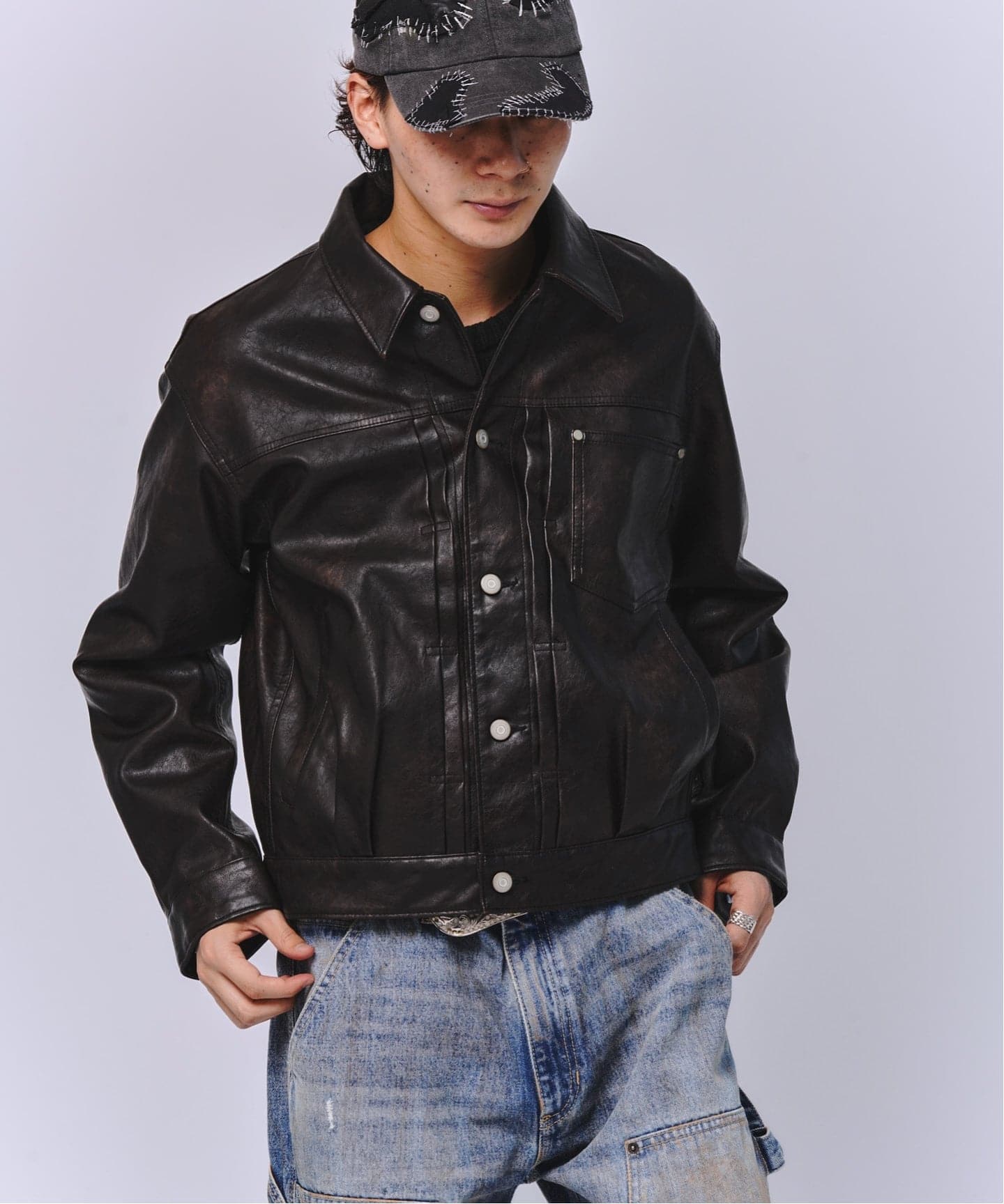 フェードレザー トラッカーブルゾン / Faded Faux Leather Tracker