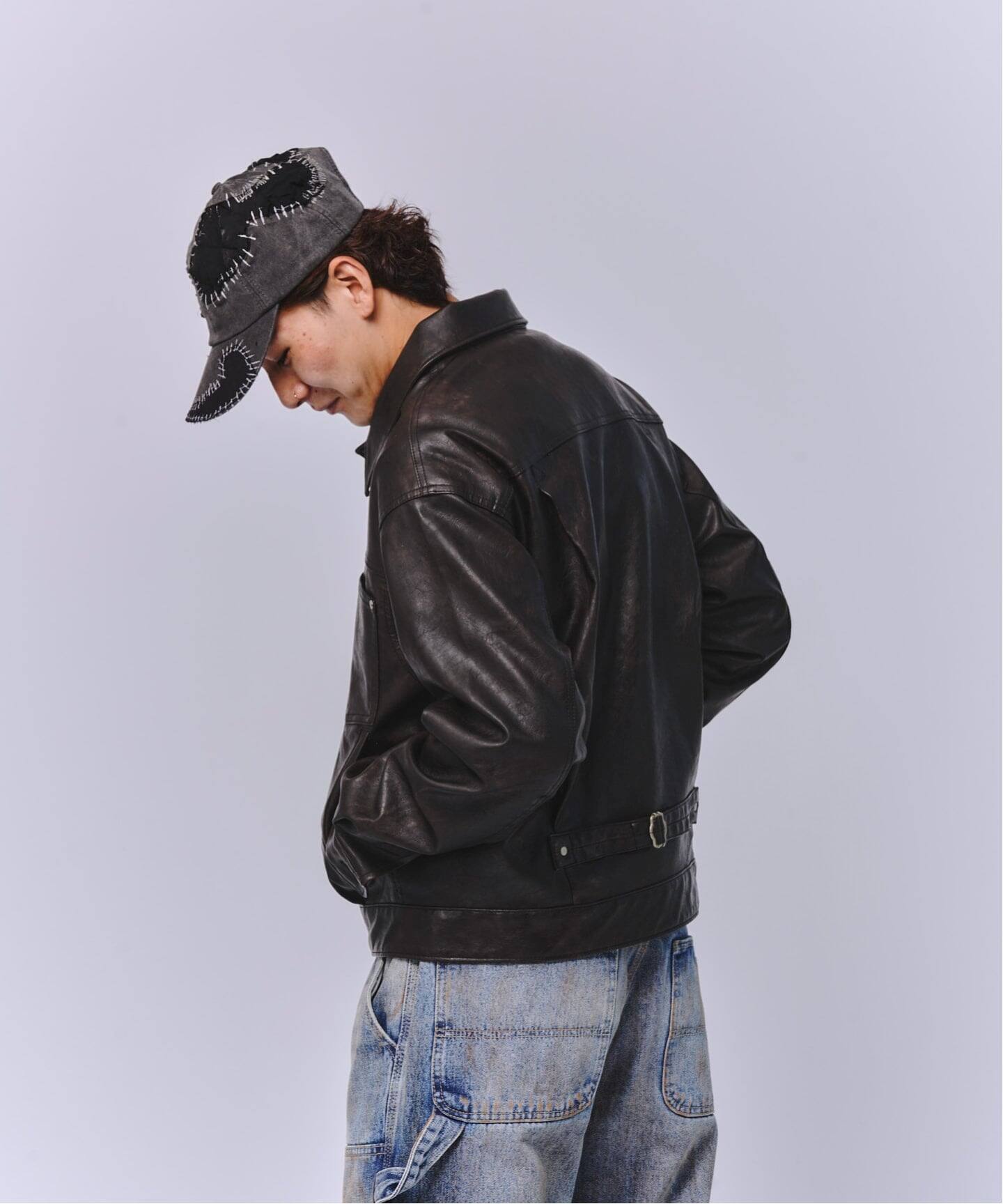 フェードレザー トラッカーブルゾン / Faded Faux Leather Tracker