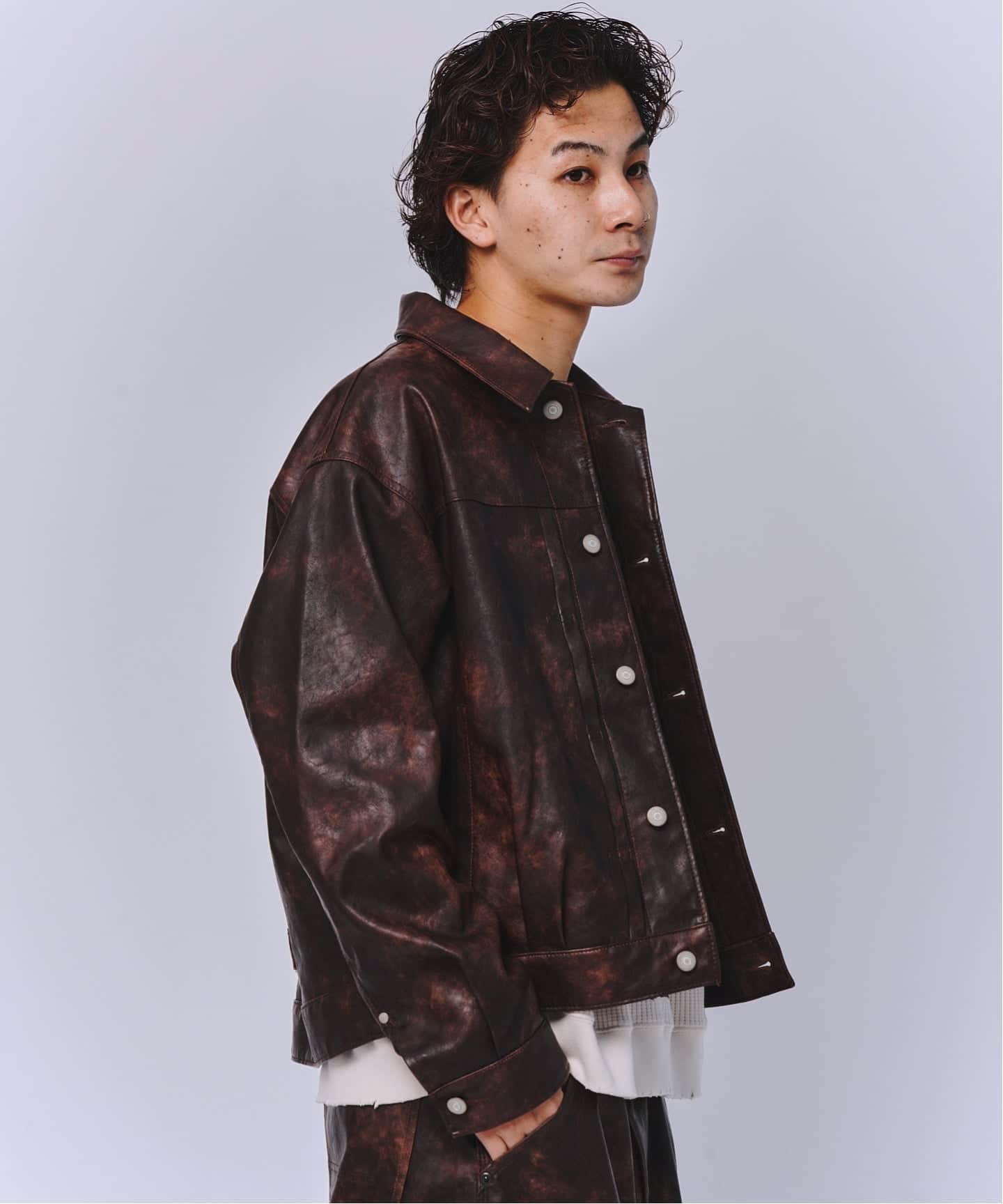 フェードレザー トラッカーブルゾン / Faded Faux Leather Tracker