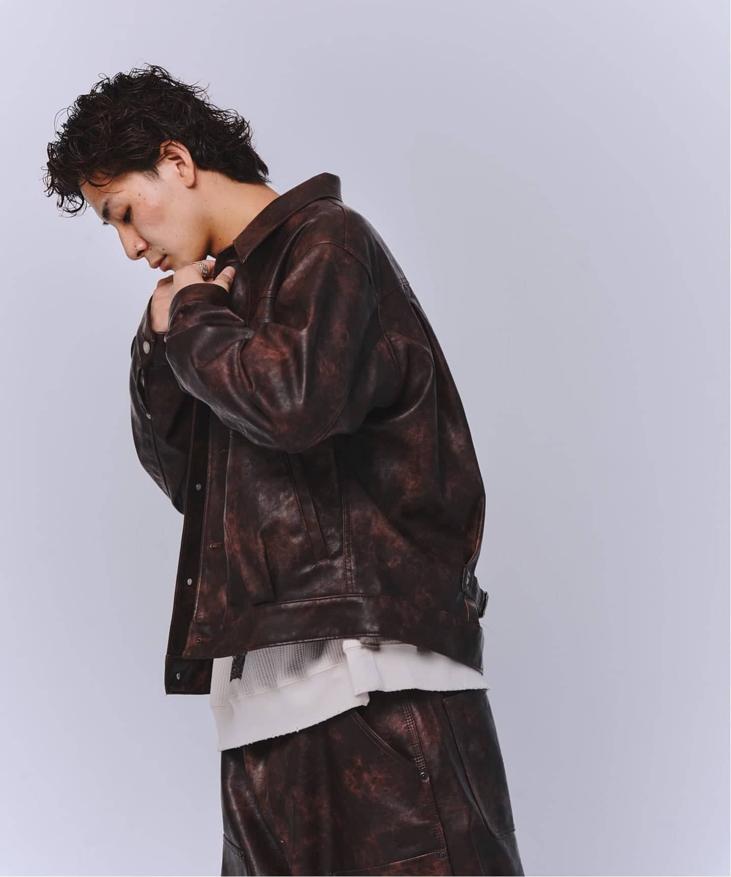 フェードレザー トラッカーブルゾン / Faded Faux Leather Tracker