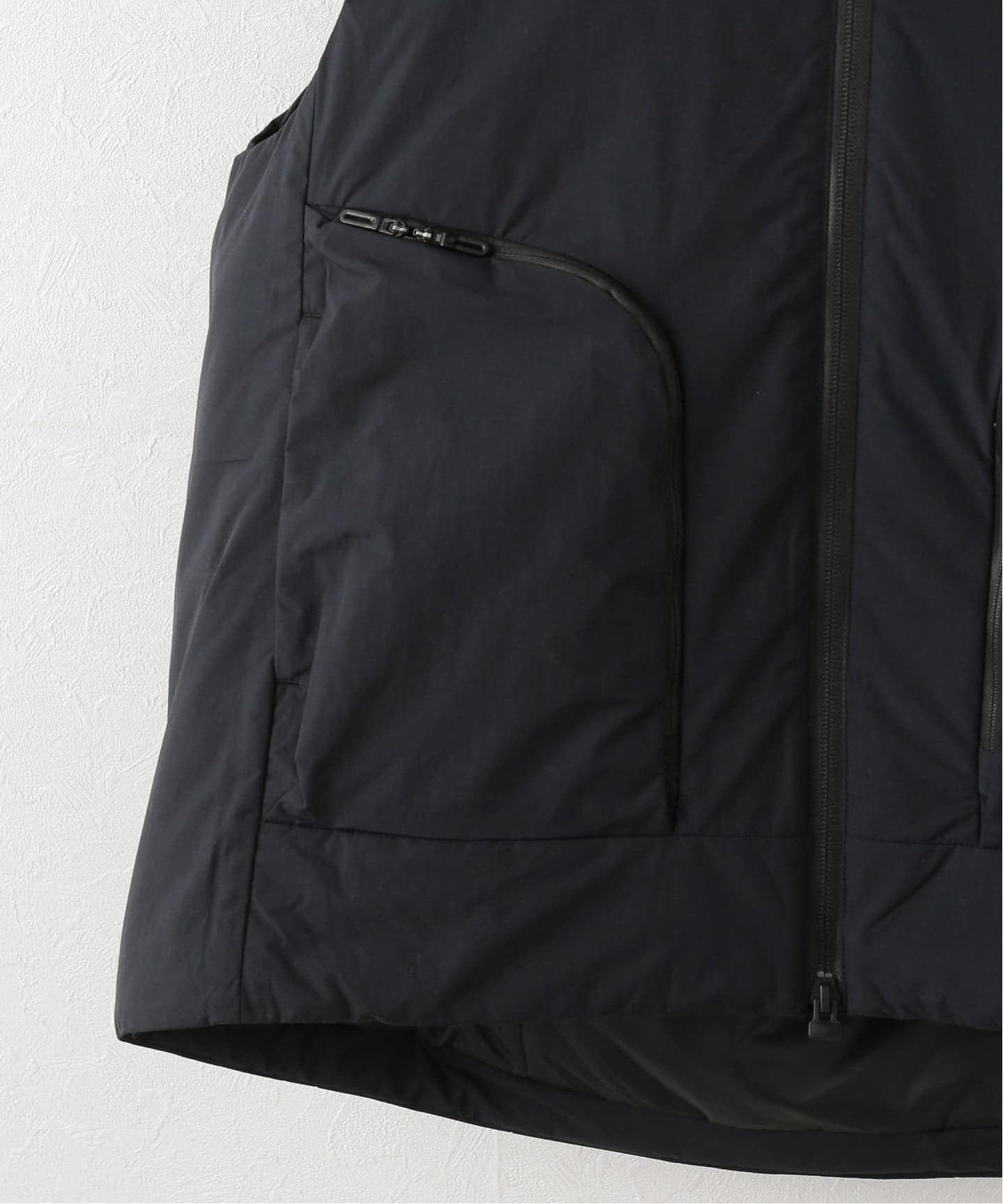 DESCENTE ALLTERRAIN INSULATED LIGHTWEIGHT VEST ダウンベスト