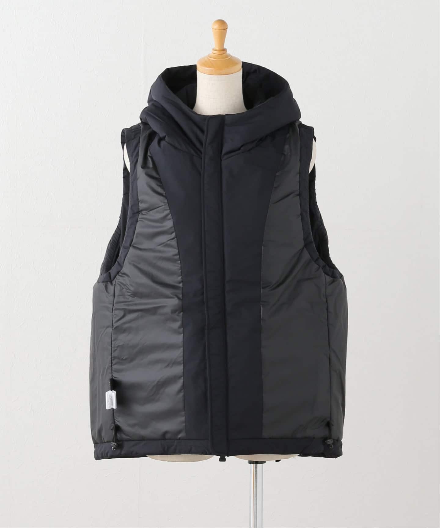 DESCENTE ALLTERRAIN INSULATED LIGHTWEIGHT VEST ダウンベスト