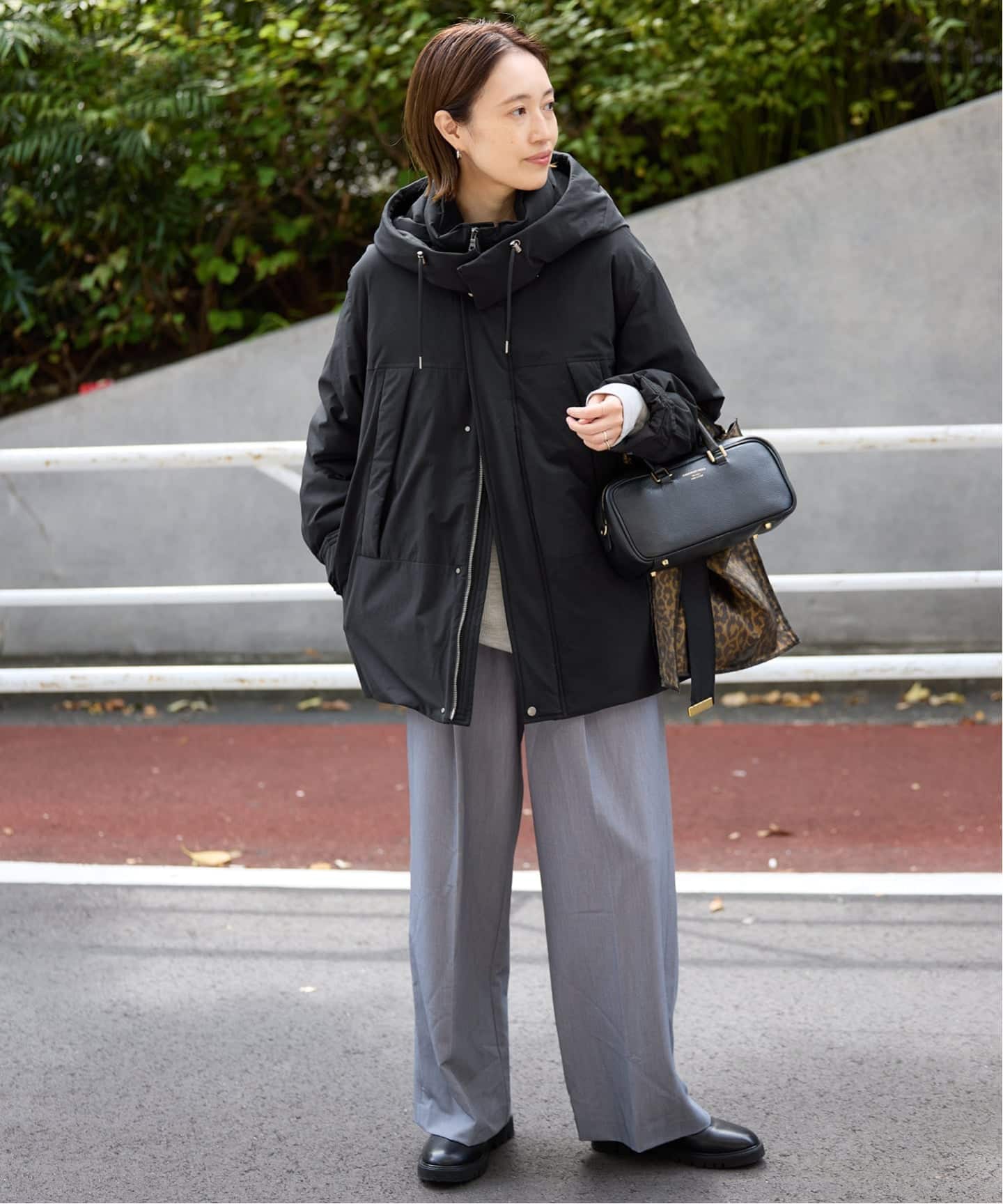 予約》フェザーライト撥水モンスターダウン（ダウンジャケット