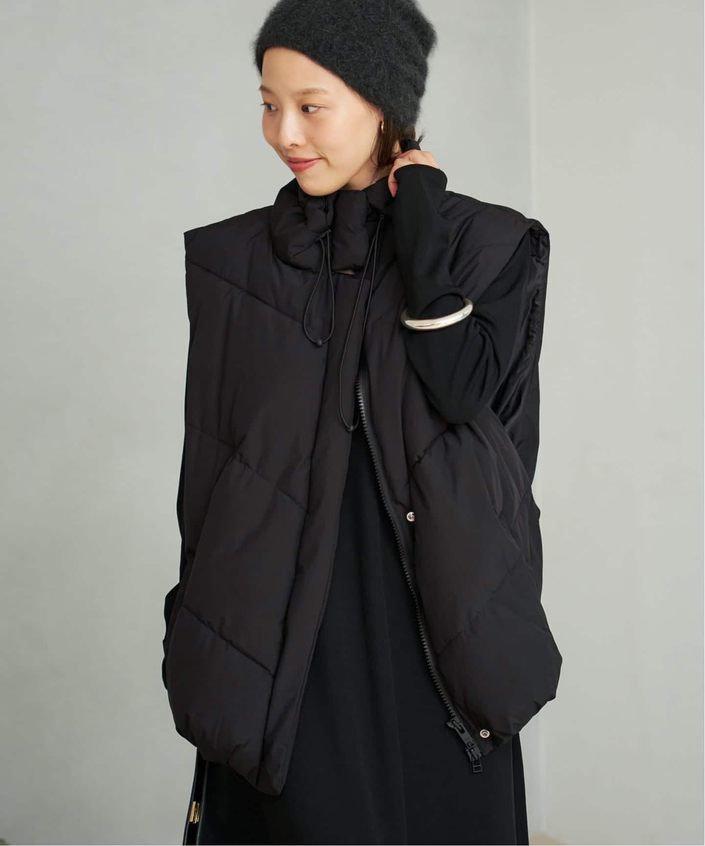 EMBASSY OF BRICKS AND LOGS LISI ベスト（ベスト）｜Plage