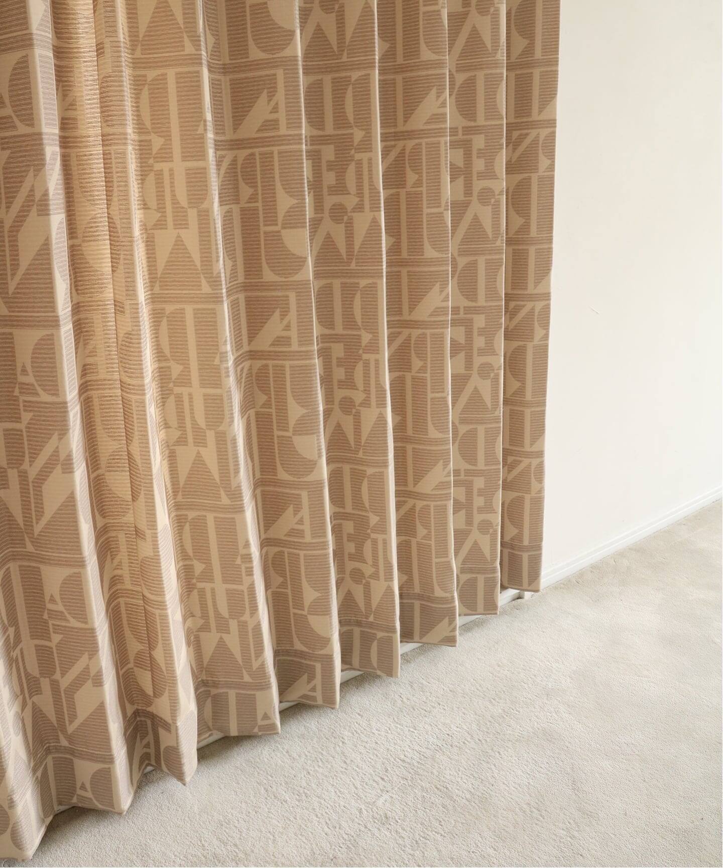 予約》CURTAIN KIBITZ TYPO 100x178 2枚セット（インテリア
