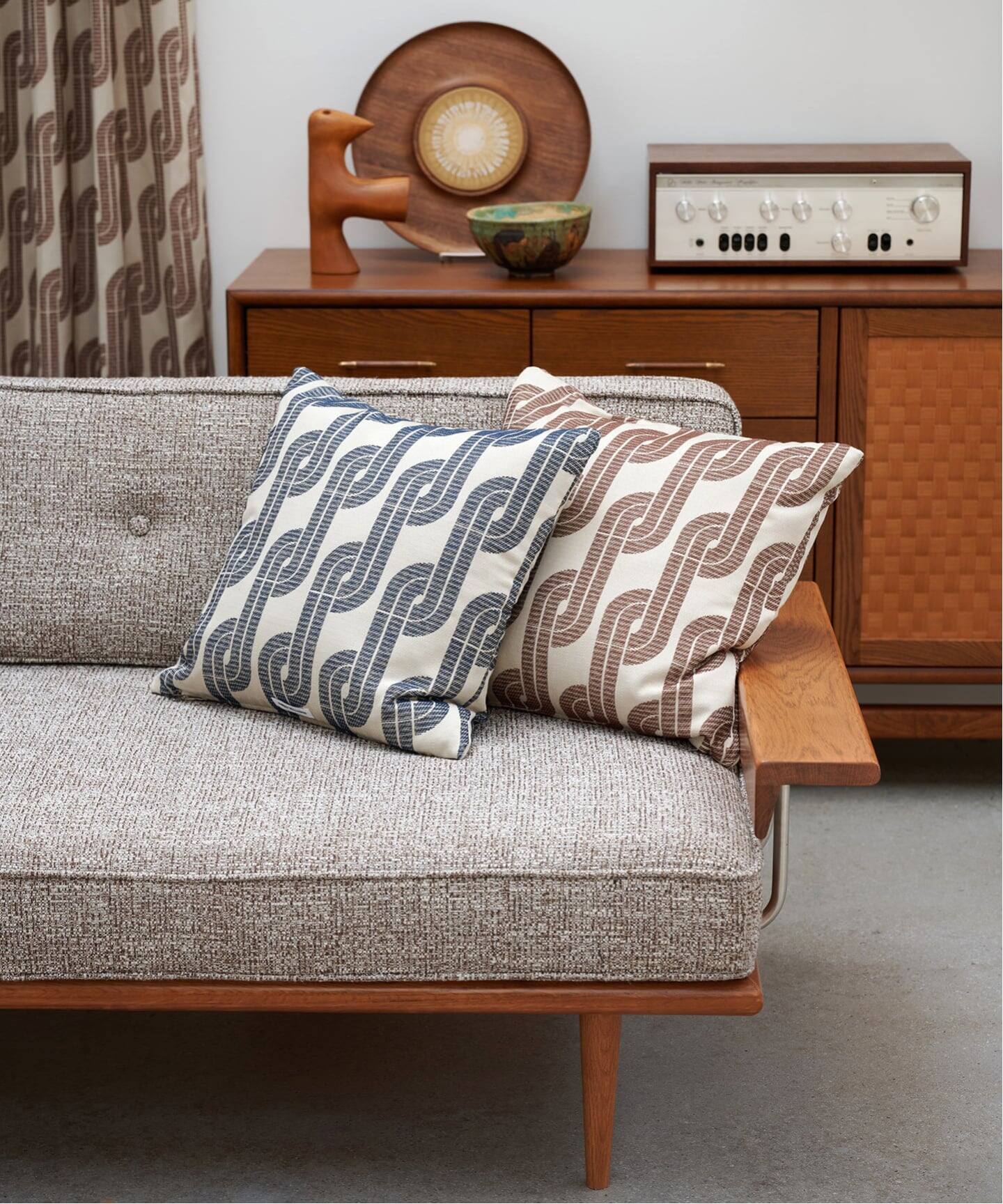 United Wallpaper】GILROY CUSHION クッションカバー 45cm（クッション