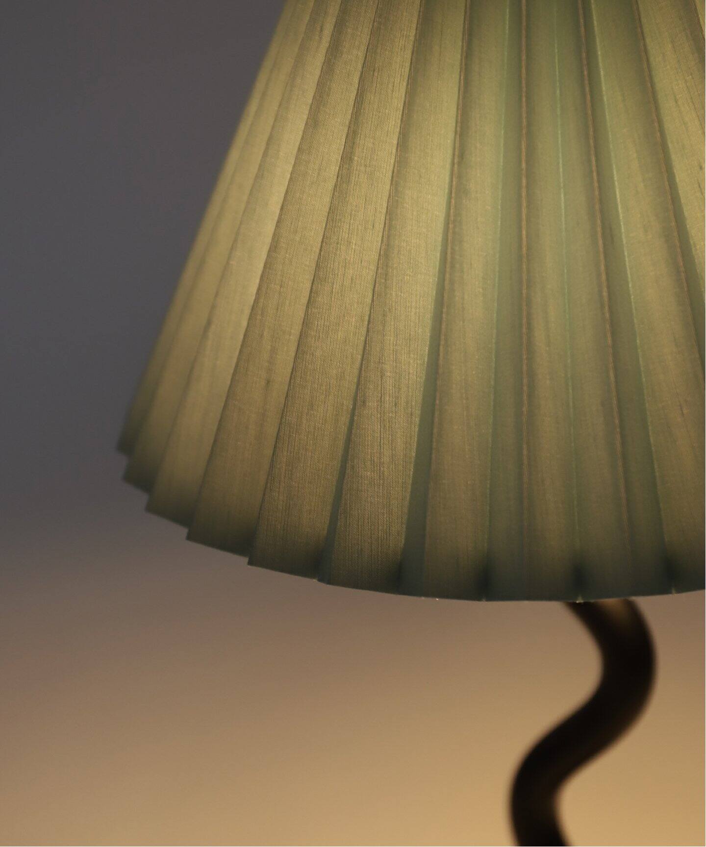 WAVY TABLE LAMP COLOR ウェービー テーブル ランプ（照明）｜JOURNAL
