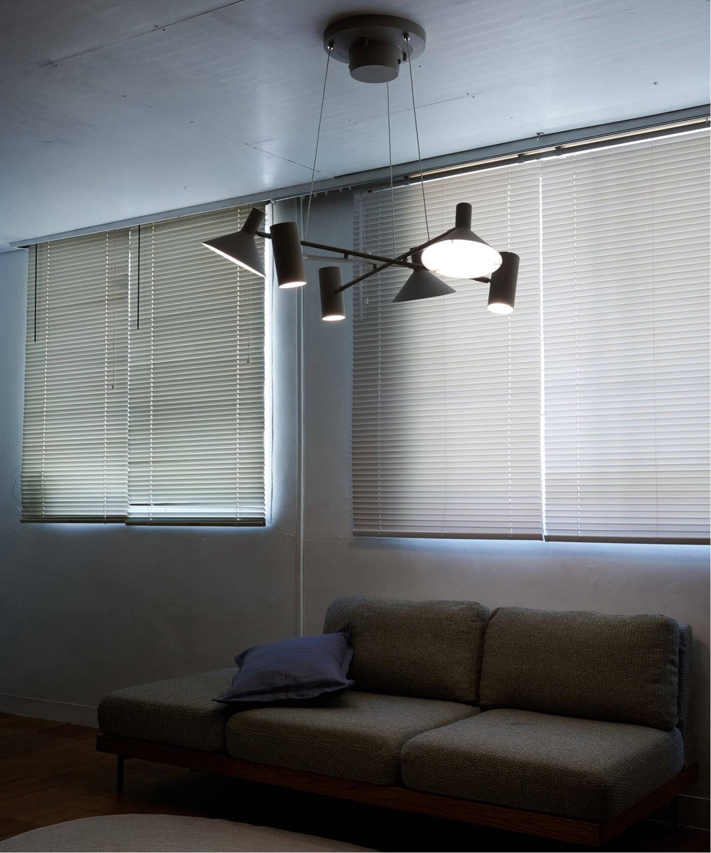 ホルテ　holte ペンダントライト　ブラック×2、ゴールド×1 HOLTE PENDANT LAMP ホルテ ペンダントランプ（照明）｜JOURNAL