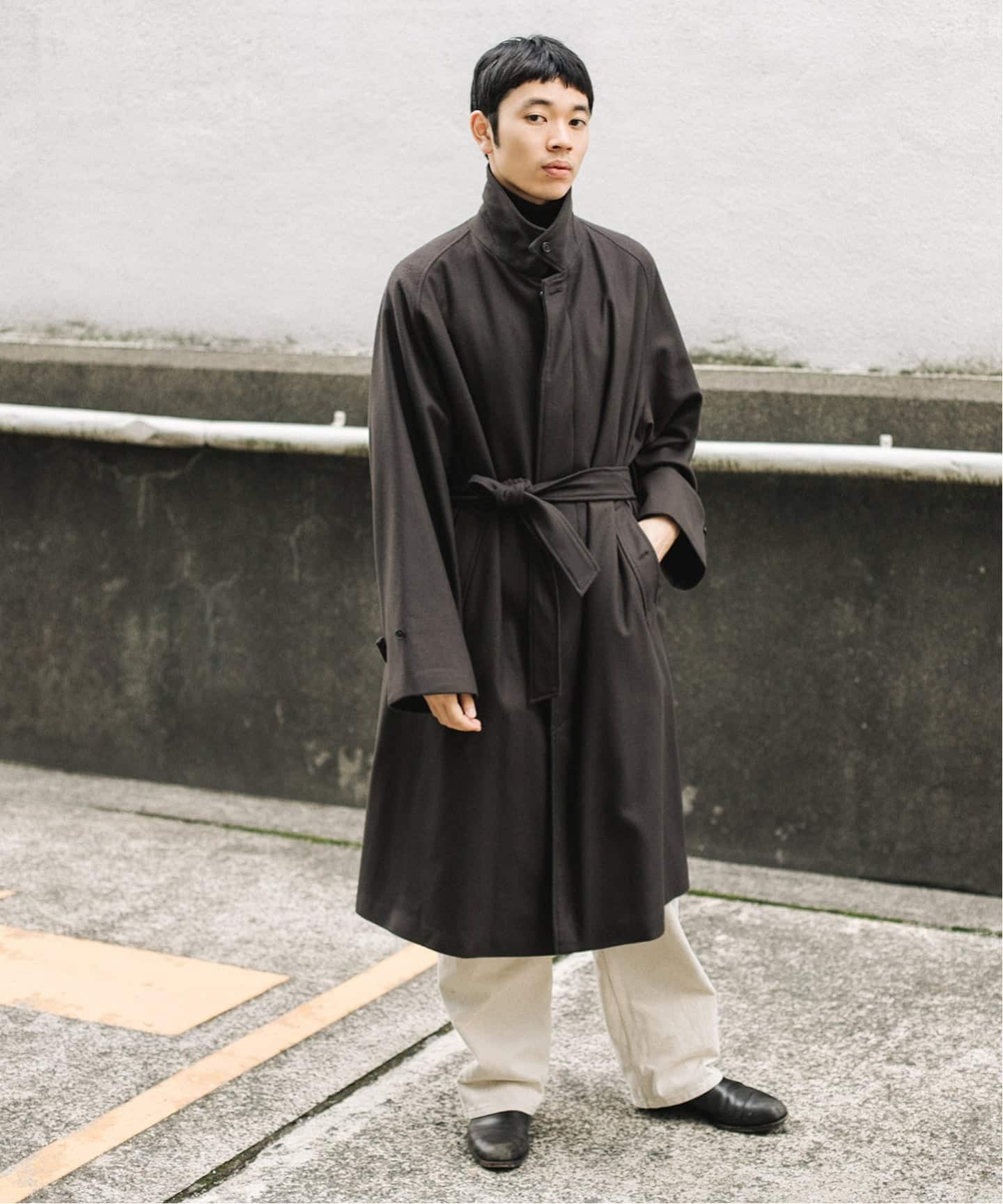 LE  バルカラー　黒　レショップ  2 Ｍ レショップ「エルイー」のバルカラーコート、“仏製オーダー