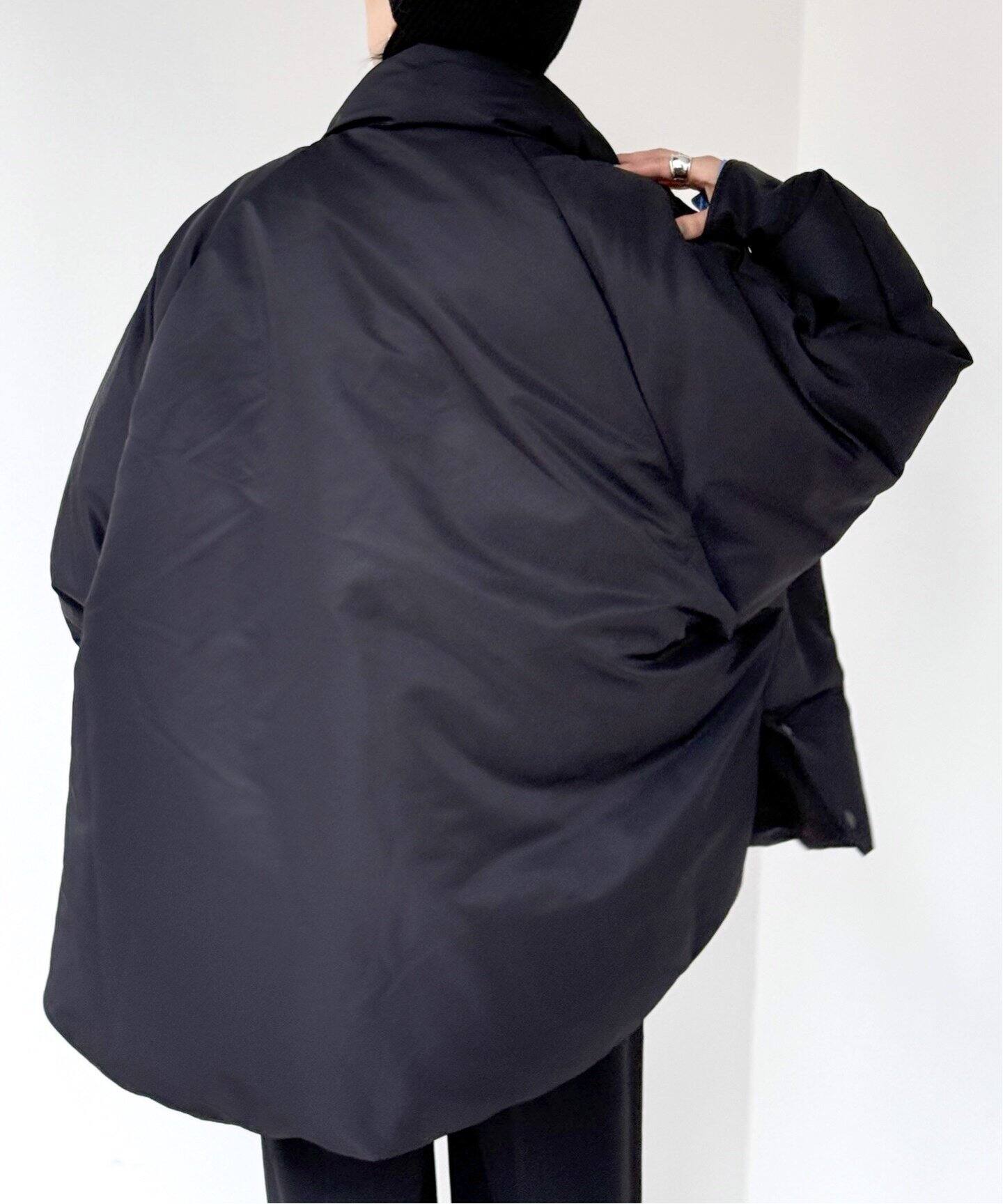 BERENICE】ブラックオーバーダウンジャケット（ダウンジャケット）｜AP  