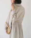 フェザータフタドロストフーディーコート