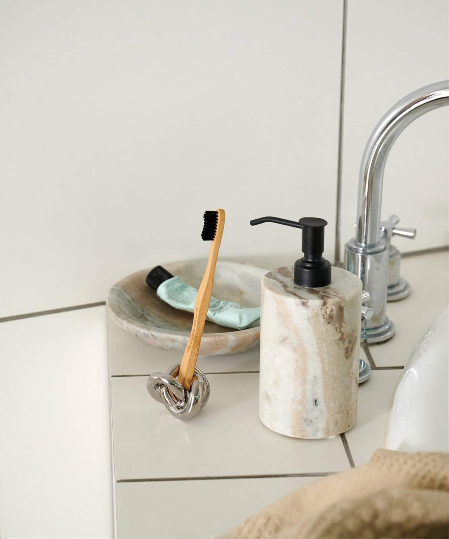 TOOTHBRUSH STAND 歯ブラシスタンド シルバー（ランドリー／バス