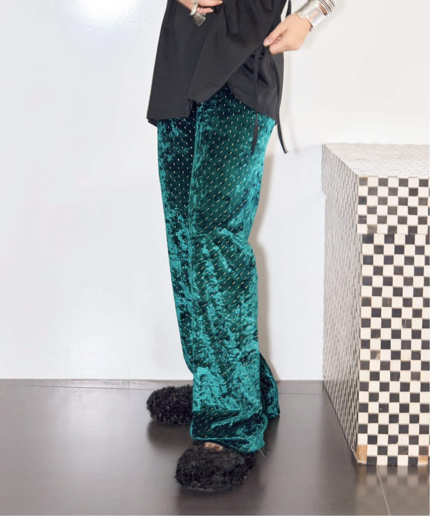 新品　SIMONE WILD 　パンツ　ベロアスパッツ　紺 新品 SIMONE WILD パンツ ベロアスパッツ 紺 新品 SIMONE WILD