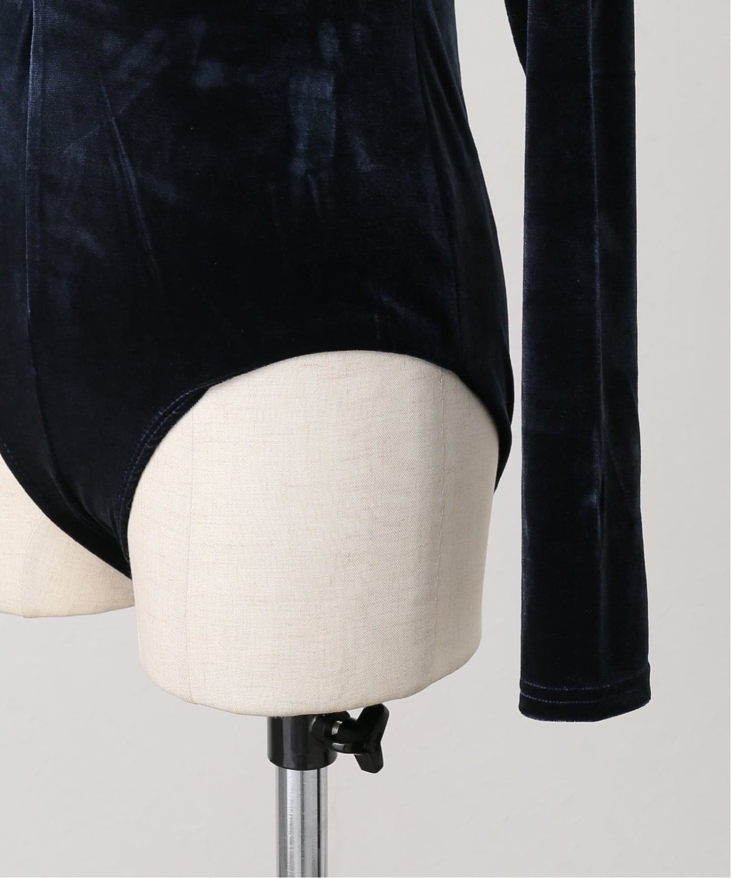 CHIKA KISADA ZIP BODY CO-25200：ボディスーツ（Tシャツ／カットソー