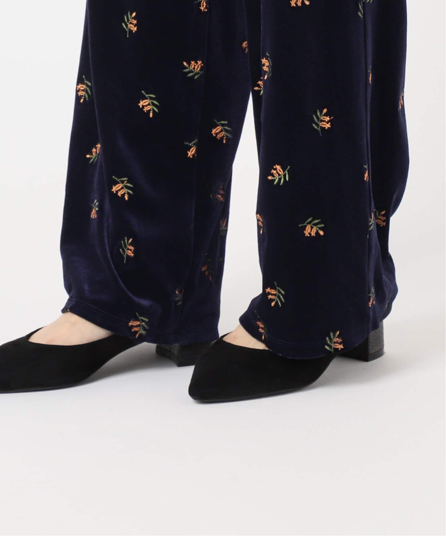 ≪予約≫刺繍ベロアフレアパンツ（スラックス）｜OUTDOOR