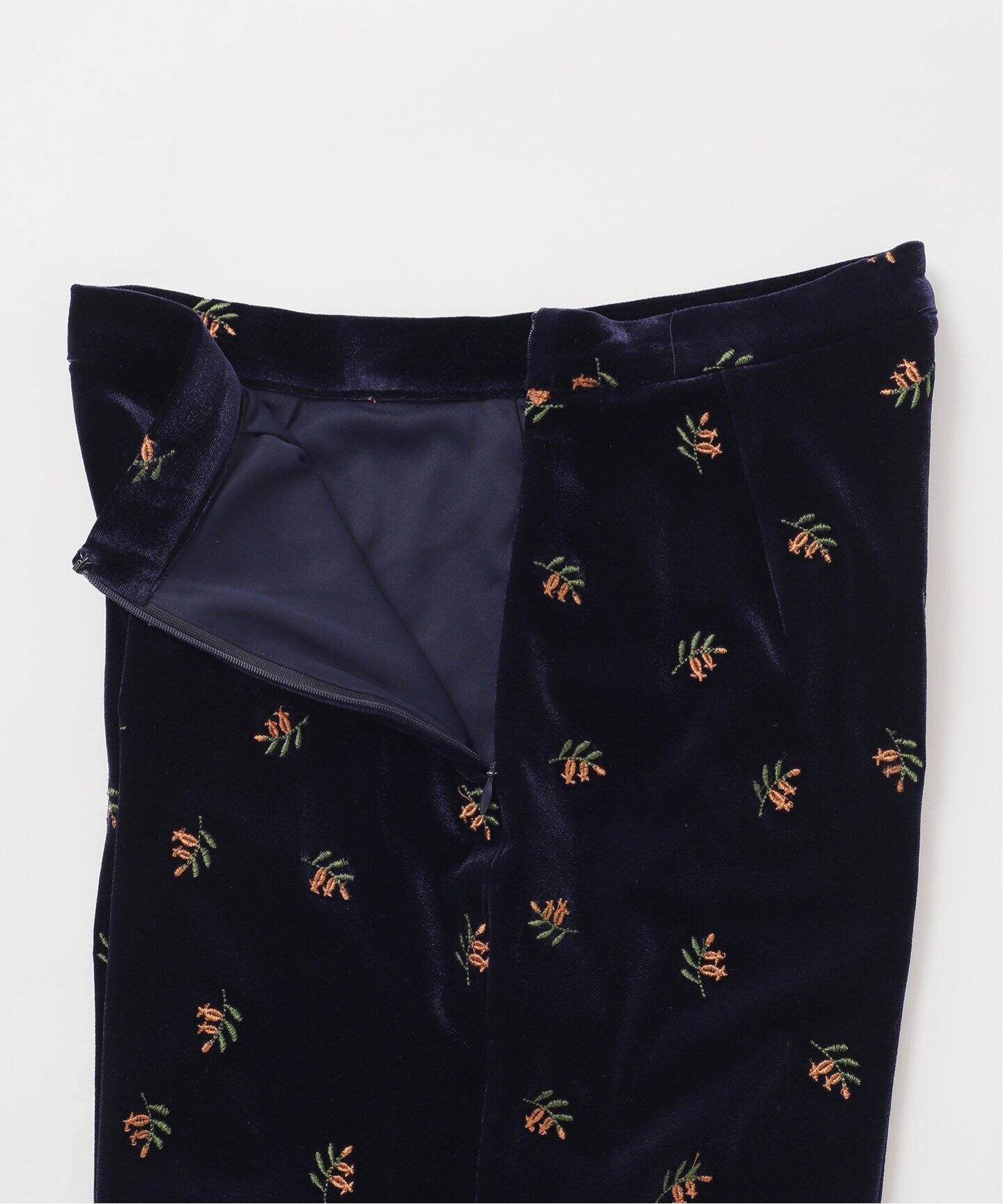 刺繍ベロアフレアパンツ（スラックス）｜OUTDOOR PRODUCTS