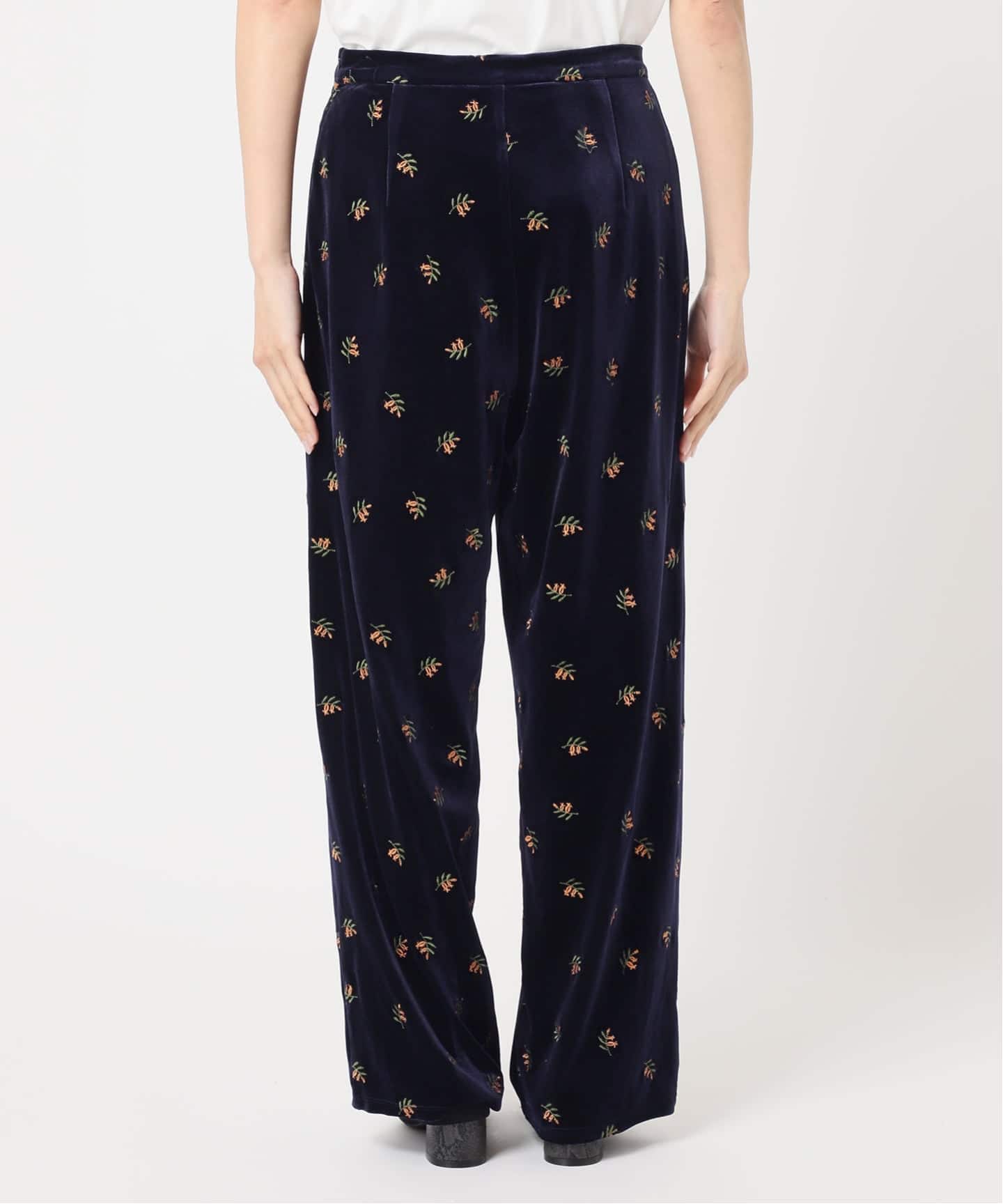 追加 刺繍ベロアフレアパンツ（スラックス）｜OUTDOOR PRODUCTS