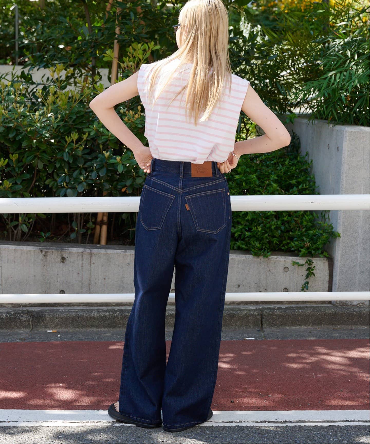 追加4 ULTライトデニムハイライズルーズ5PKT（デニムパンツ