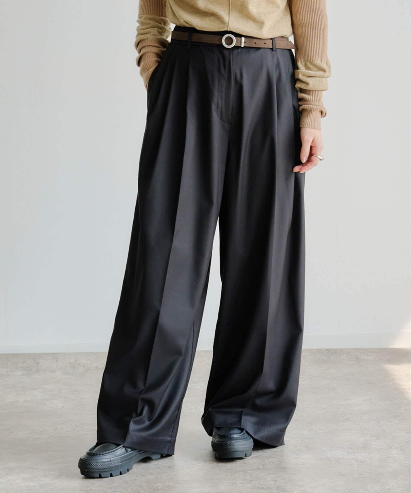 TODAYFUL Lightweight Tuck Trousers 12520704（スラックス）｜BOICE
