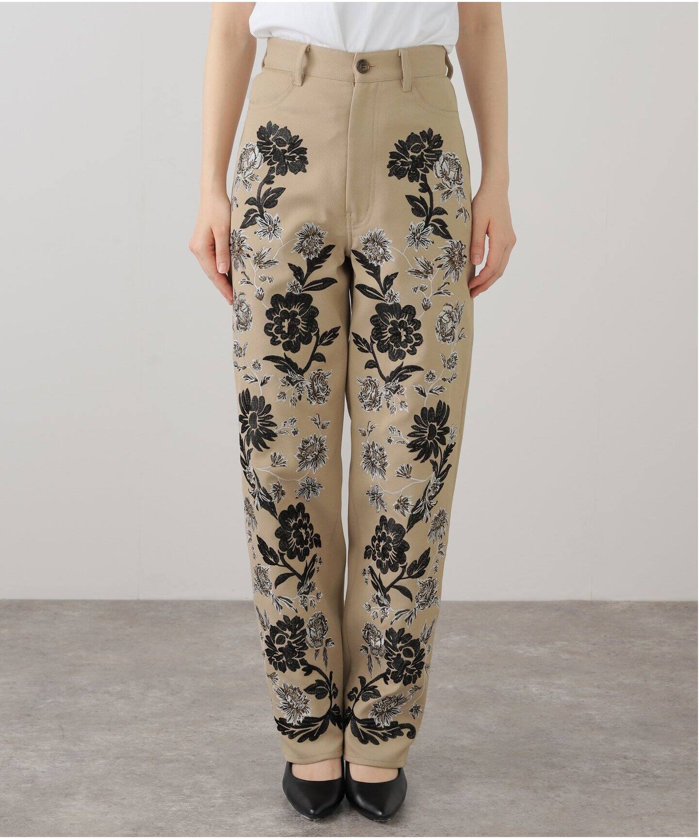 CLANE FLOWER EMBROIDERY PANTS（デニムパンツ・ジーンズ