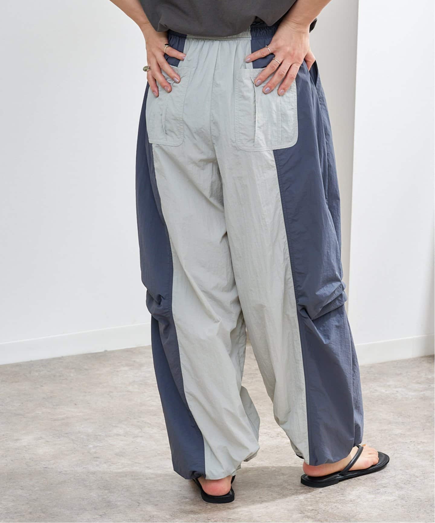 anuke Bicolor Parachute Pants（ジャージ／トラックパンツ