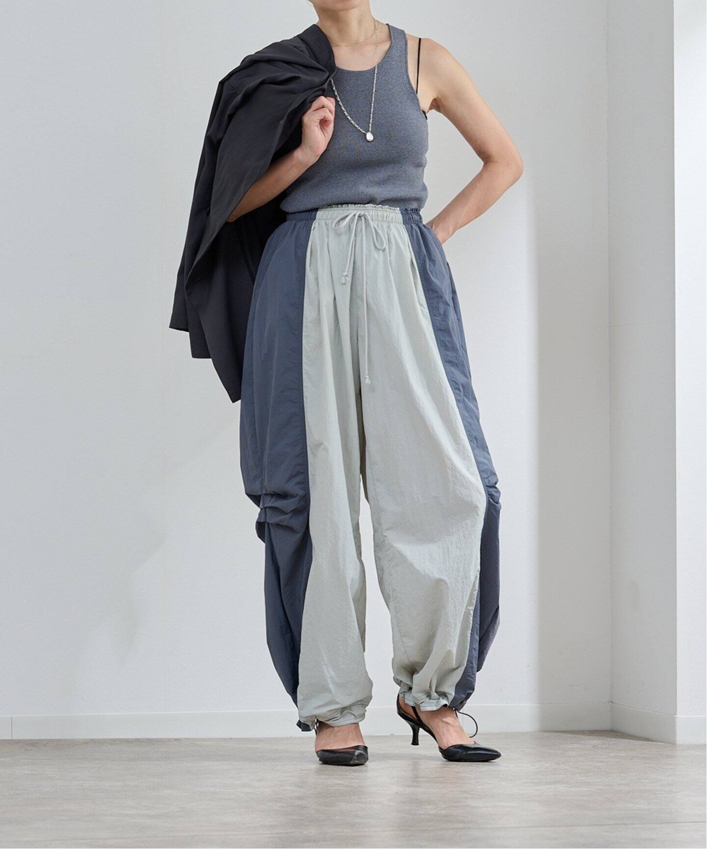 anuke Bicolor Parachute Pants（ジャージ／トラックパンツ