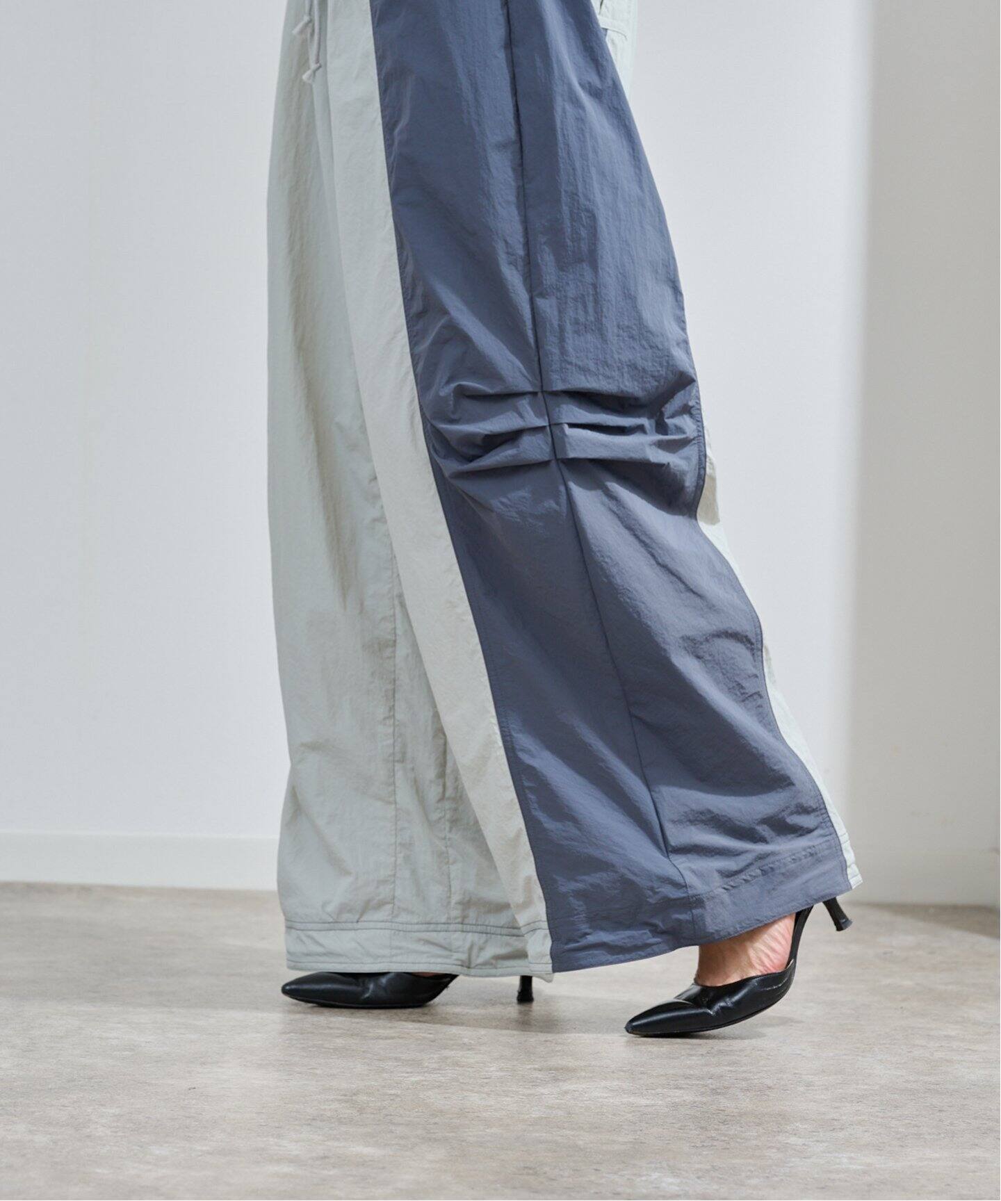 【anuke】Bicolor parachute pants 38size ànuke online store（アンヌーク） / Bicolor Parachute