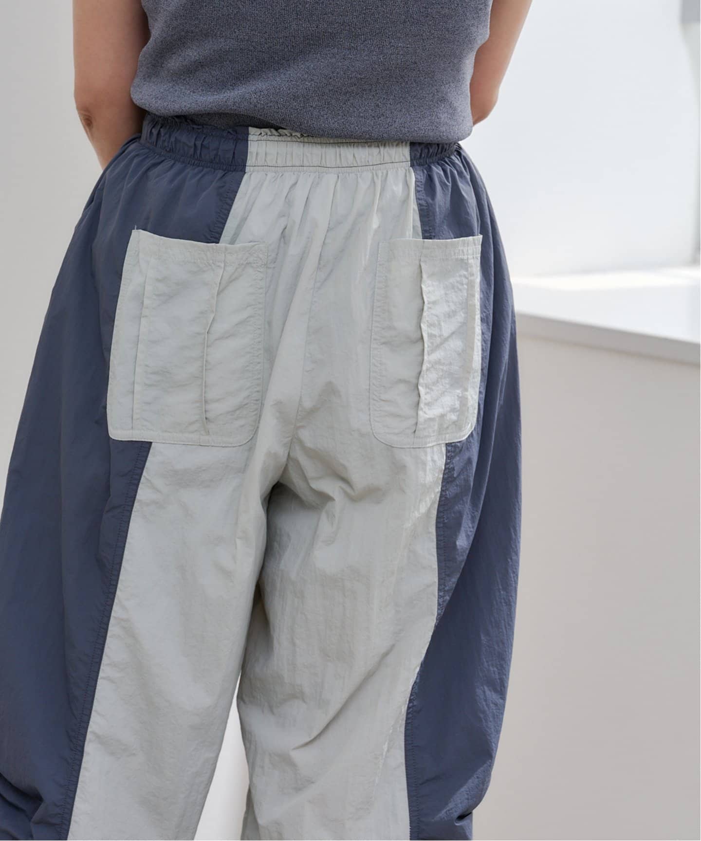 anuke Bicolor Parachute Pants（ジャージ／トラックパンツ