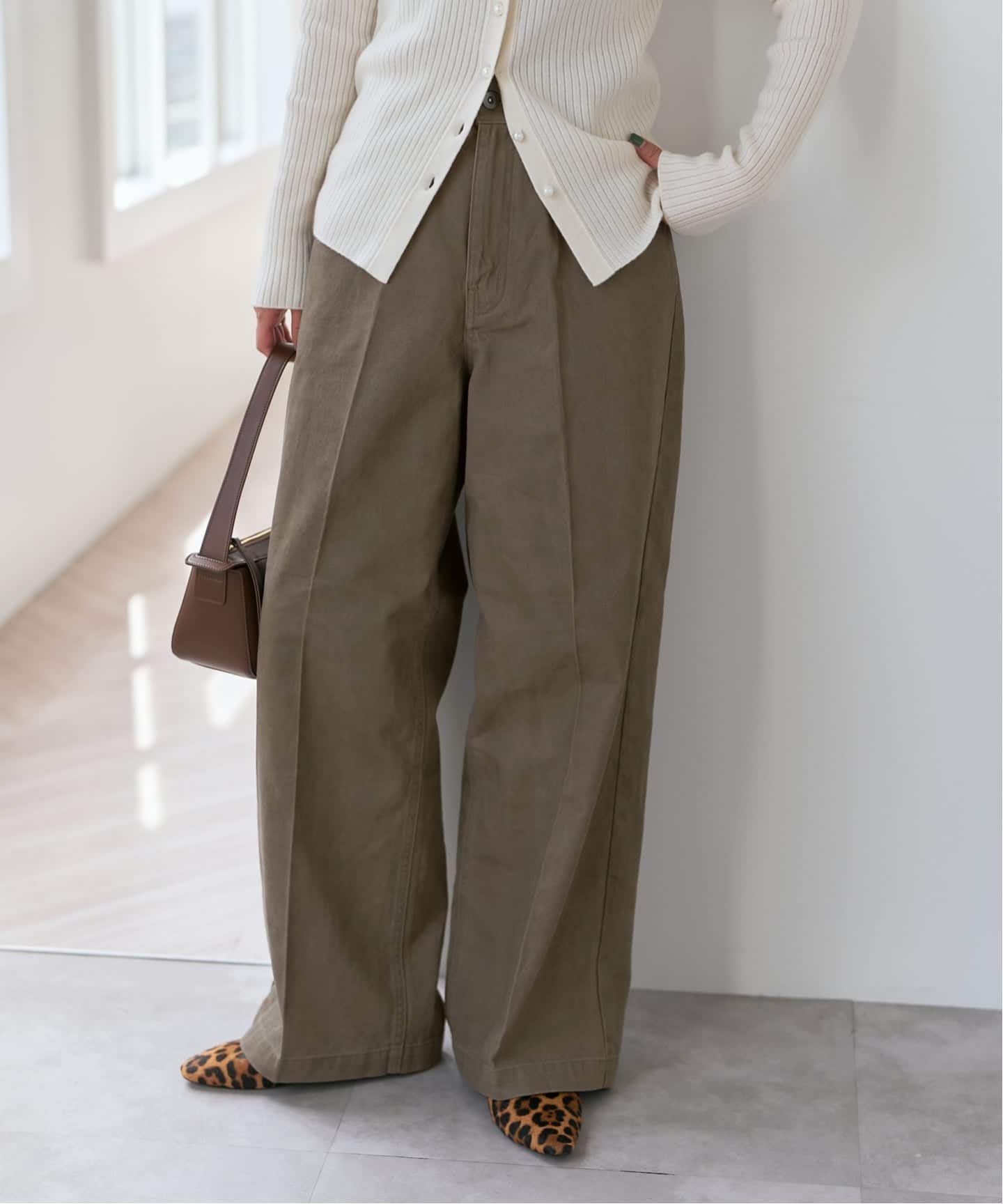 バックギャザーチノ（チノパンツ）｜Spick and Span（スピック＆スパン