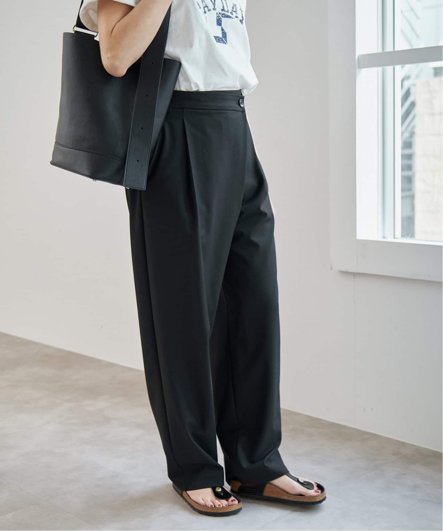 信頼も厚い サスペンダー付きアシンメトリータックパンツ（スラックス パンツ