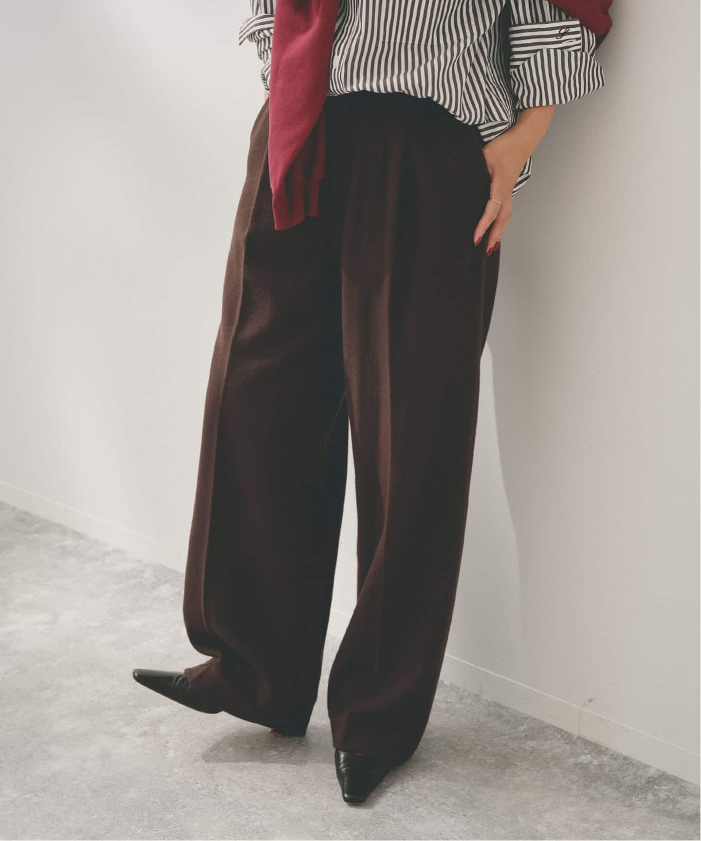 Higuchi*Sビーバーストレートタックパンツ（スラックス）｜Spick and